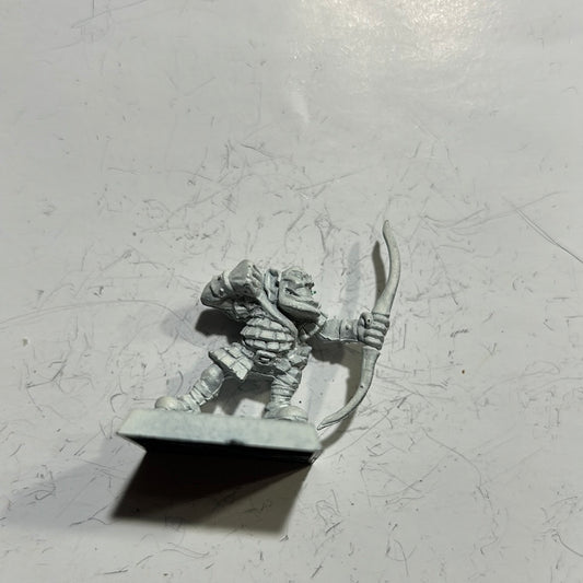 Warhammer fantasy marauder miniatures orc archer x1 (5 of this sculpt available)