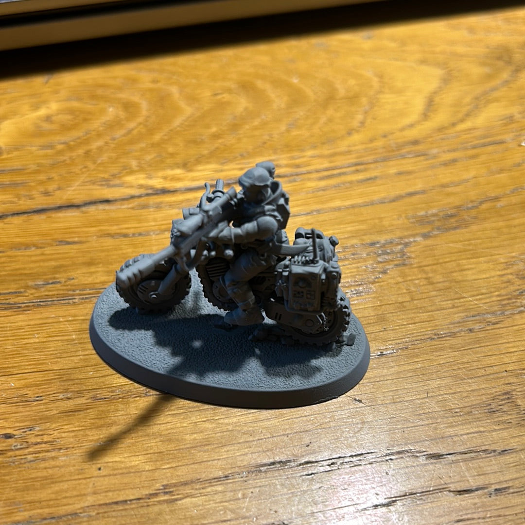 Warhammer 40k Genestealer cults jackal alphus(gun end is a little bent)