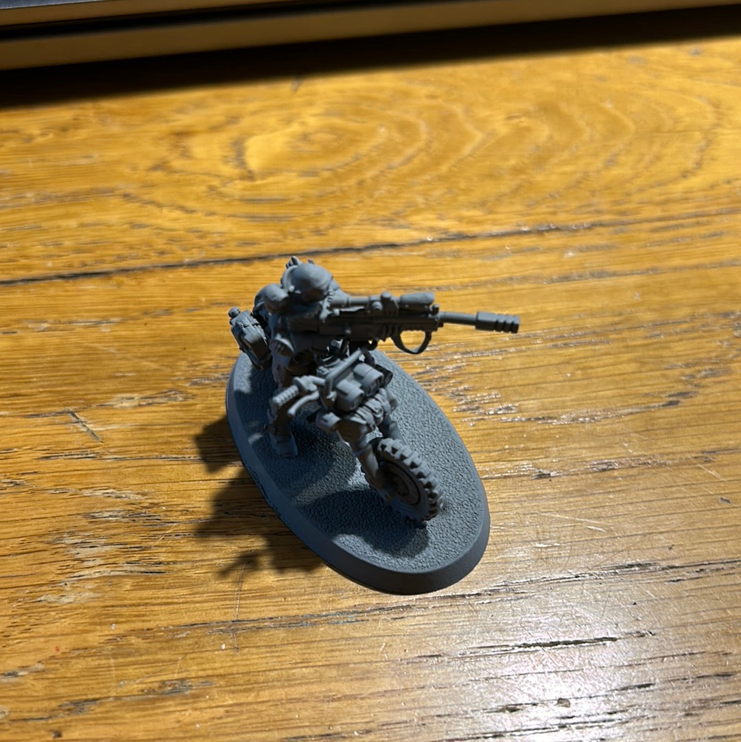 Warhammer 40k Genestealer cults jackal alphus(gun end is a little bent)