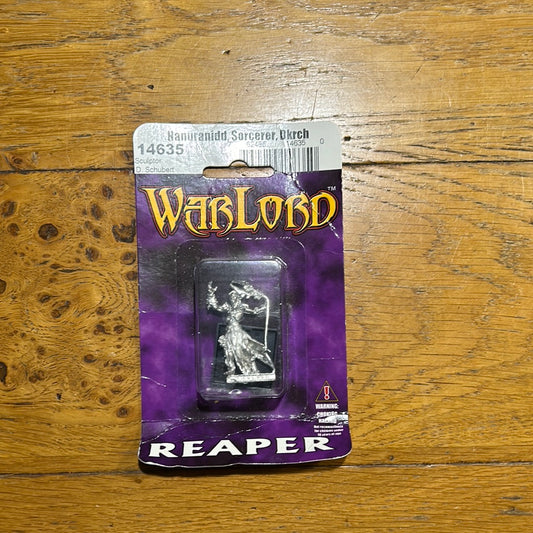 Reaper miniatures dungeons and dragons Nanuranidd sorcerer
