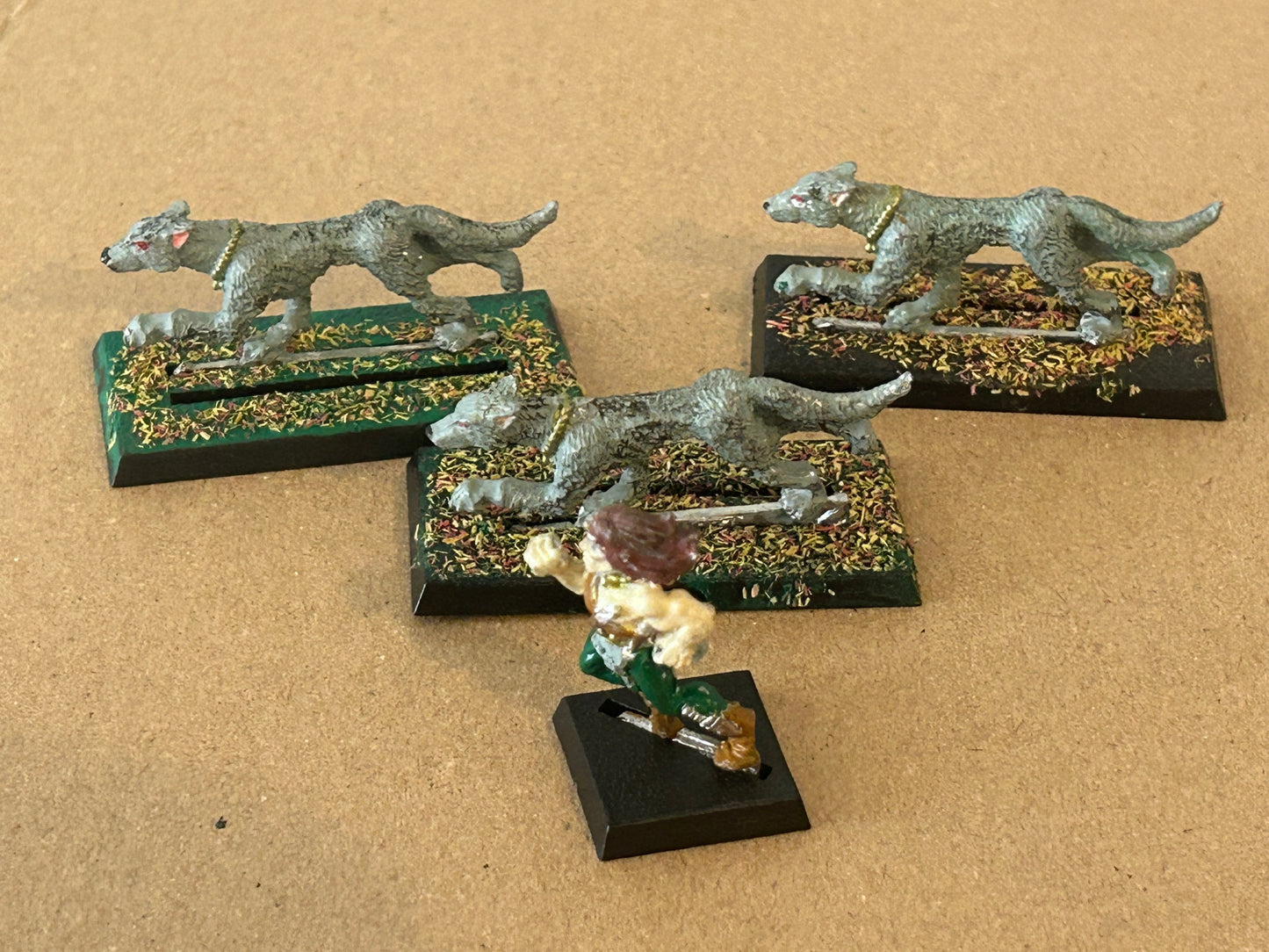Citadel Miniatures Elven Animal Keeper (ELF5) - Hound Keeper and 3 hounds