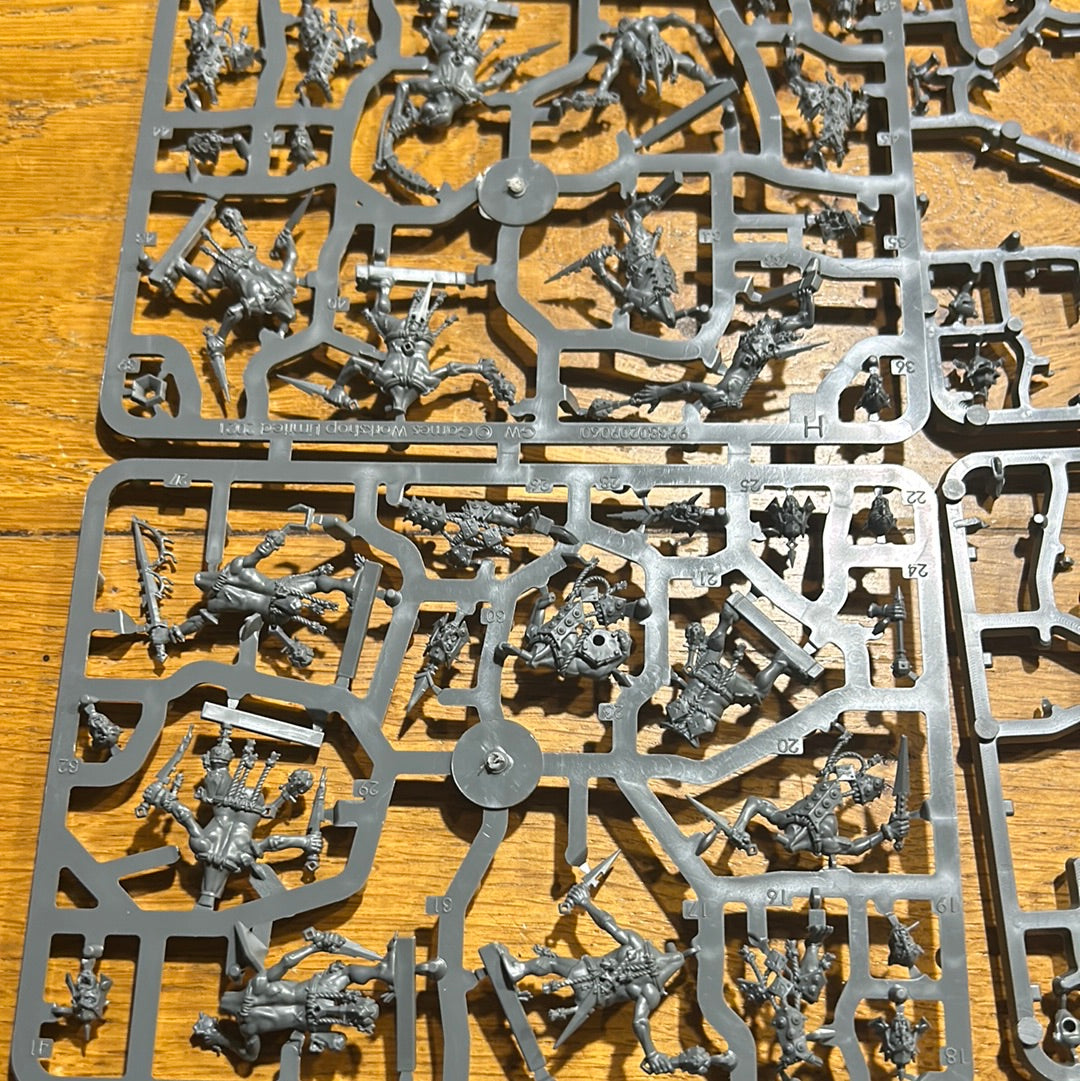 Age of Sigmar Kruelboyz Hobgrot slittaz x14 new on Sprue