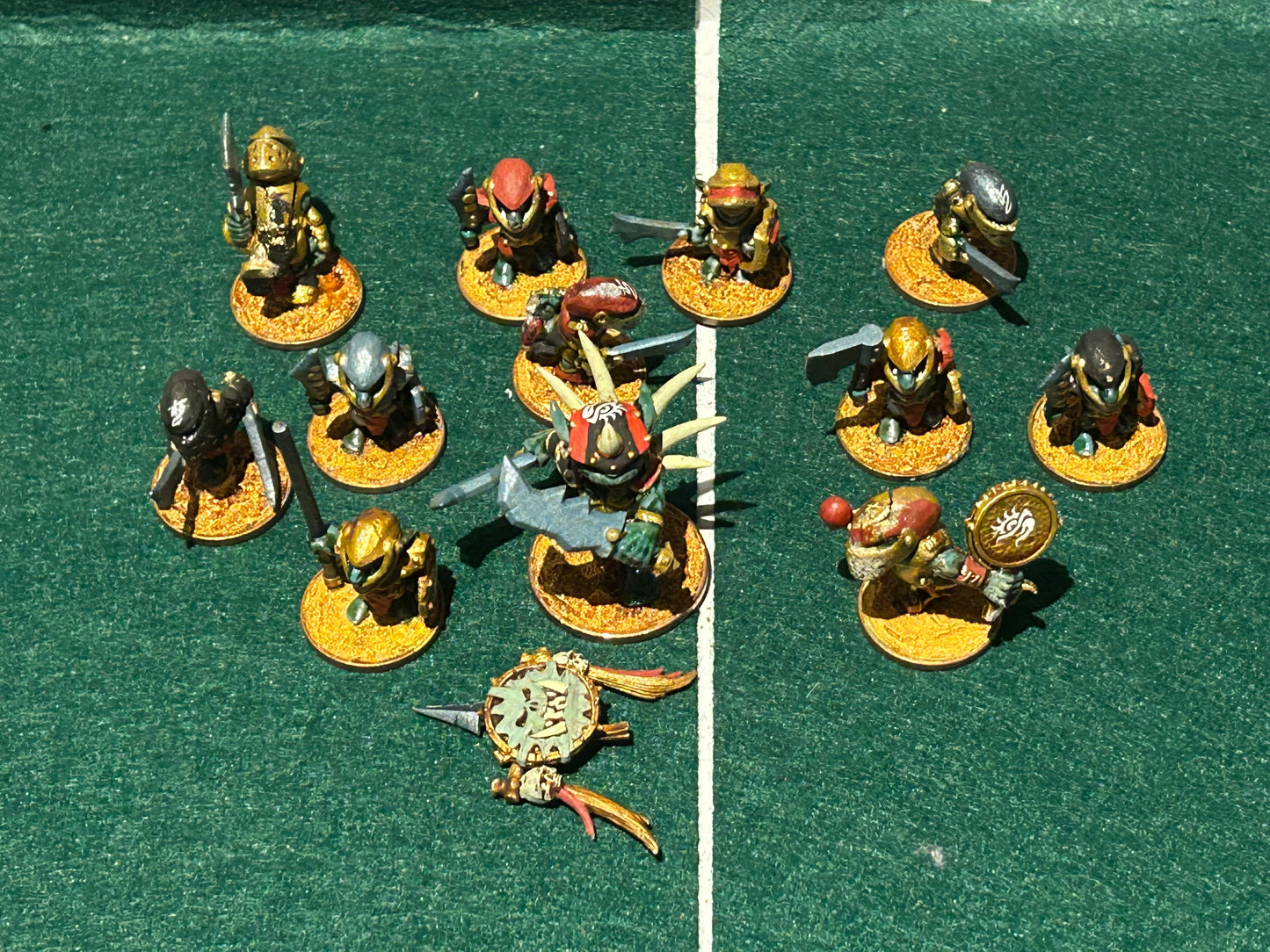 Dungeons and dragons pathfinder WizKids goblin warband (12 goblins including command)