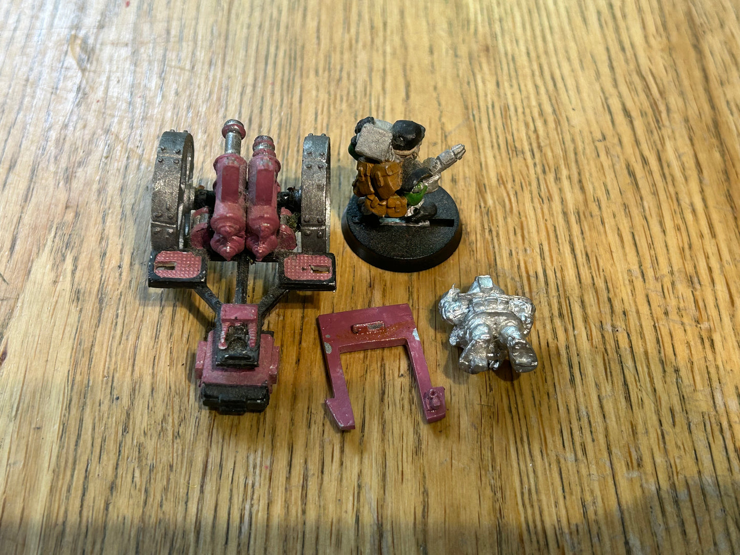 Rogue Trader 40K Squats Thudd Gun and crewmen