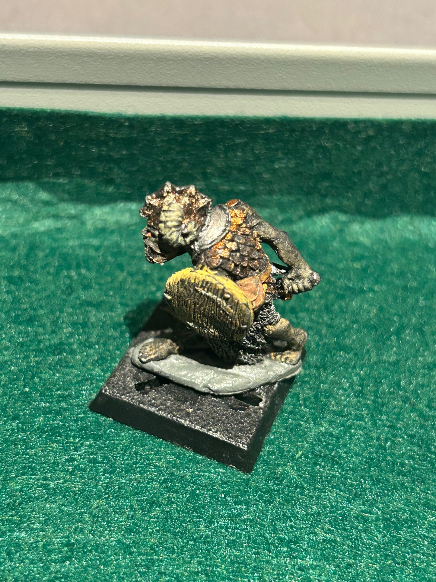 Citadel - Pre Slotta - Warhammer - C15 armoured Orc Warrior advancing with sword and shield