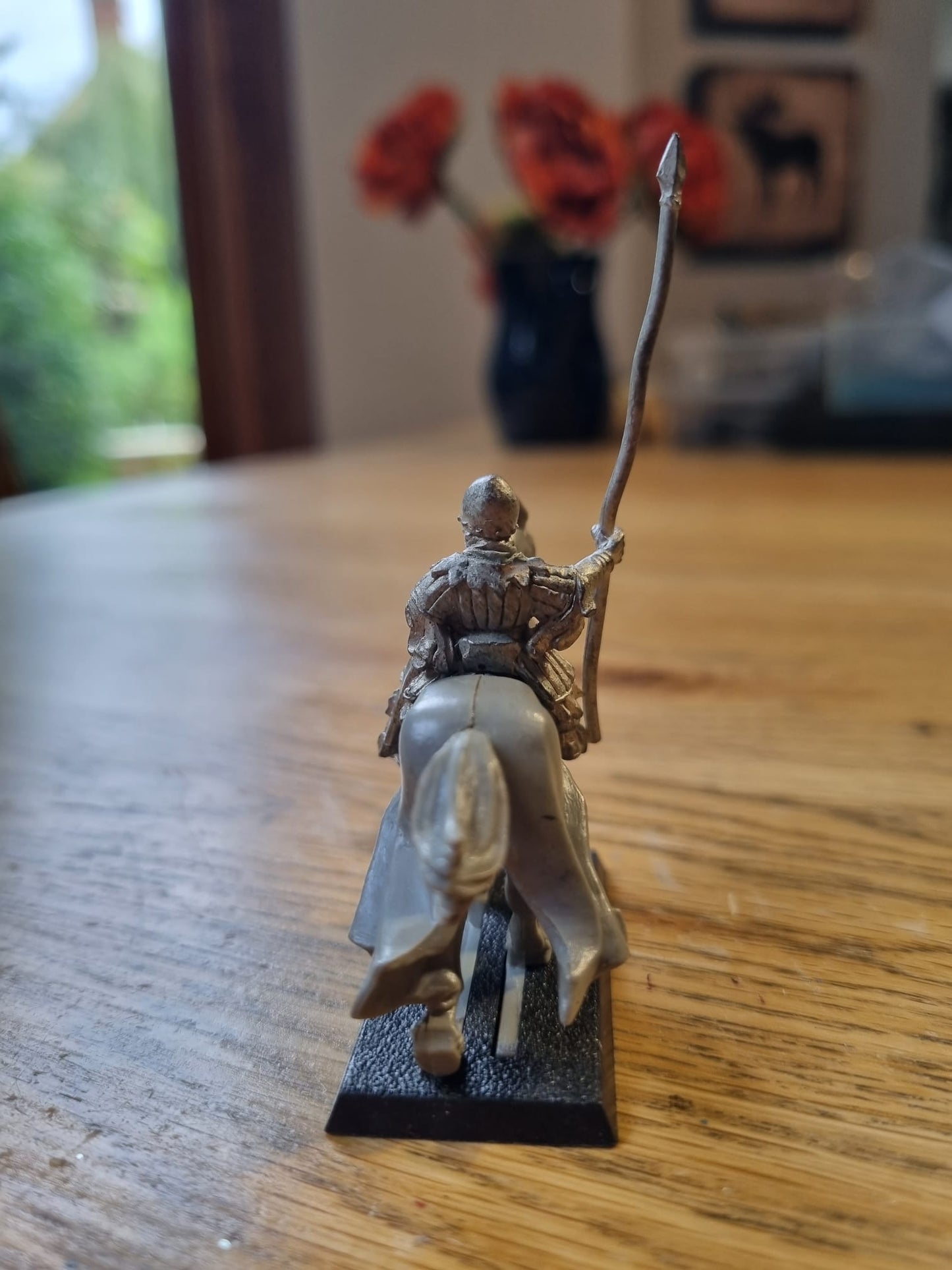 Warhammer fantasy old world bretonnian squire yeoman standard bearer