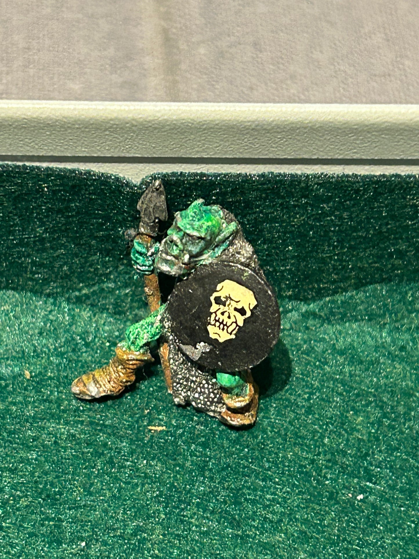 Warhammer Fantasy Battles Old World Orc Warrior shield bearer Metal