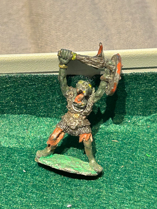 Warhammer fantasy c16 orc with spiked club and shield