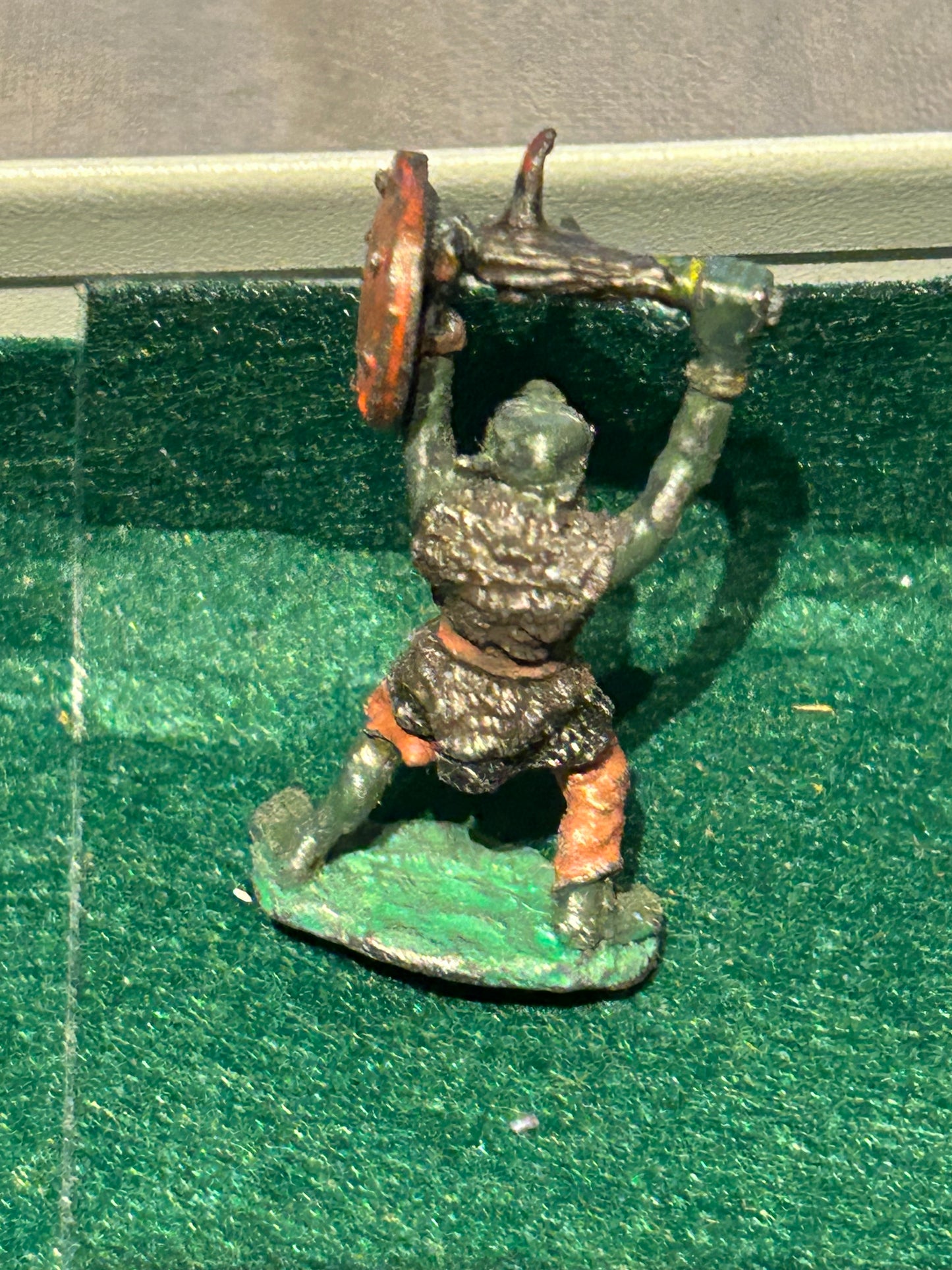 Warhammer fantasy c16 orc with spiked club and shield
