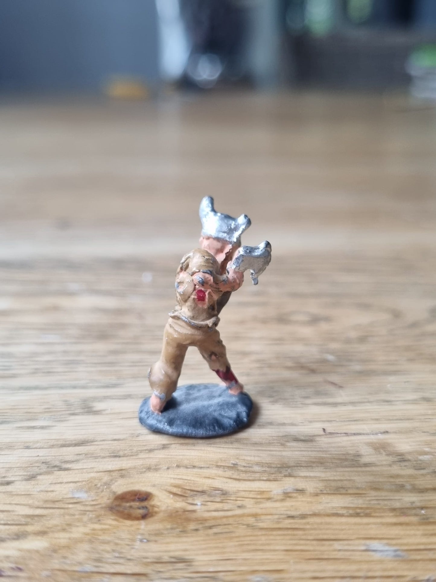 Warhammer fantasy undead fantasy tribes zombie with axe FTZ5