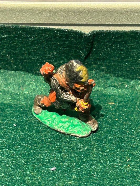 Citadel - Pre Slotta - Warhammer - C15 armoured Orc Warrior -  advancing with bow 1984