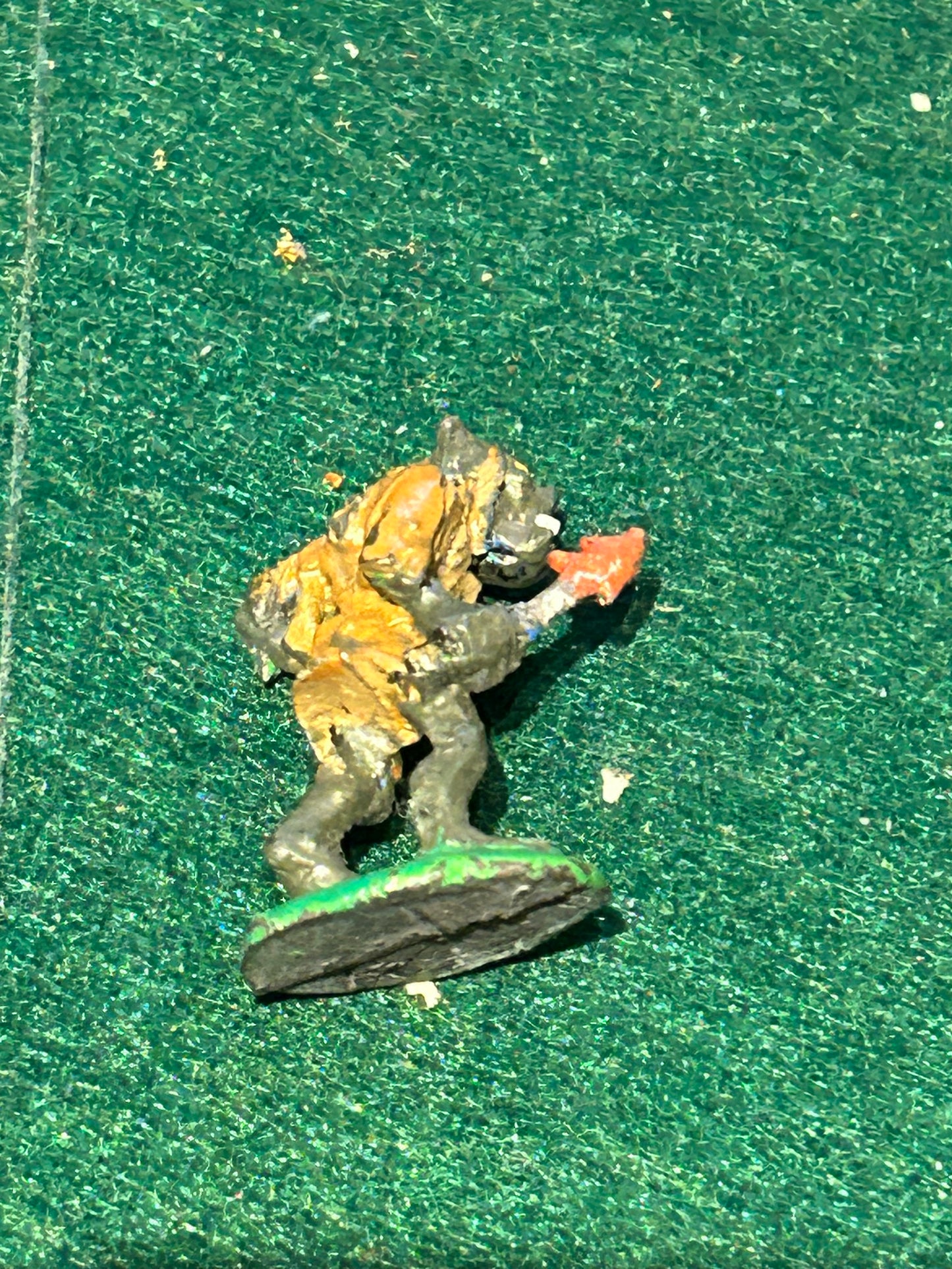 Citadel - Pre Slotta - Warhammer - C15 Orc Warrior - with sword and spear 1984 (spear tip has broken off)