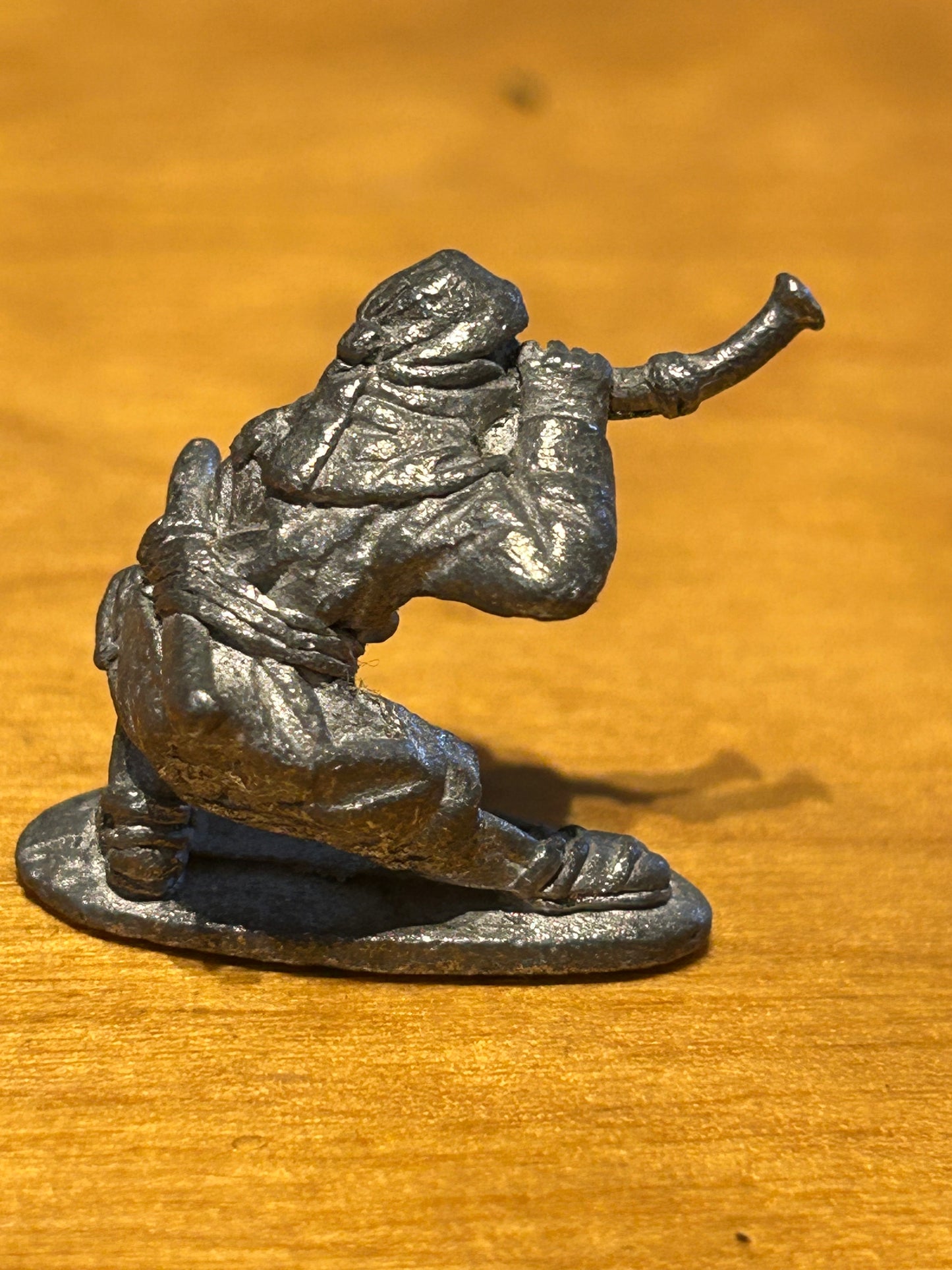 Dixon miniatures NJ6
Ninja crouching with blowpipe