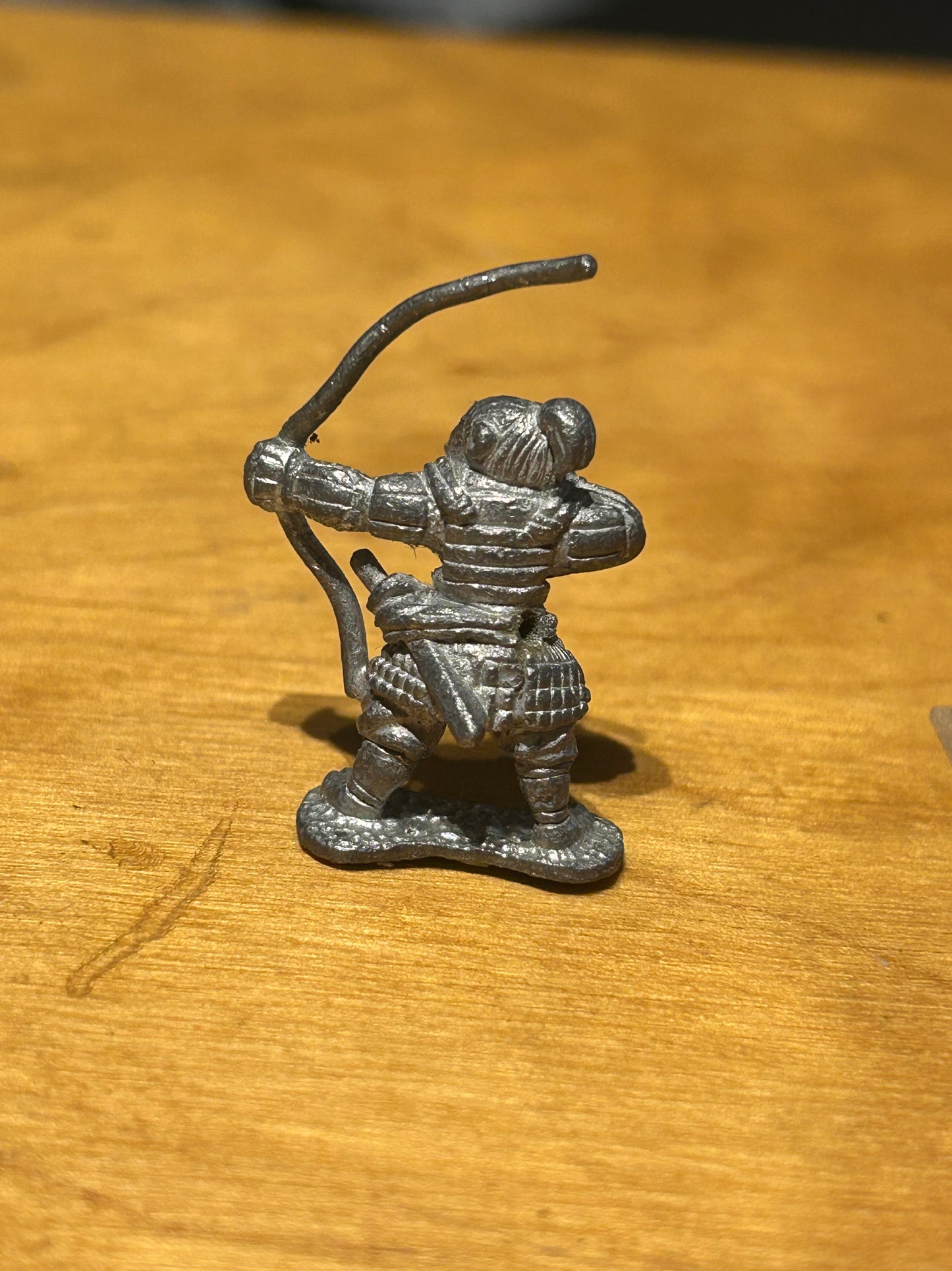 Dixon miniatures 25-135
Samurai archer bareheaded shooting bow