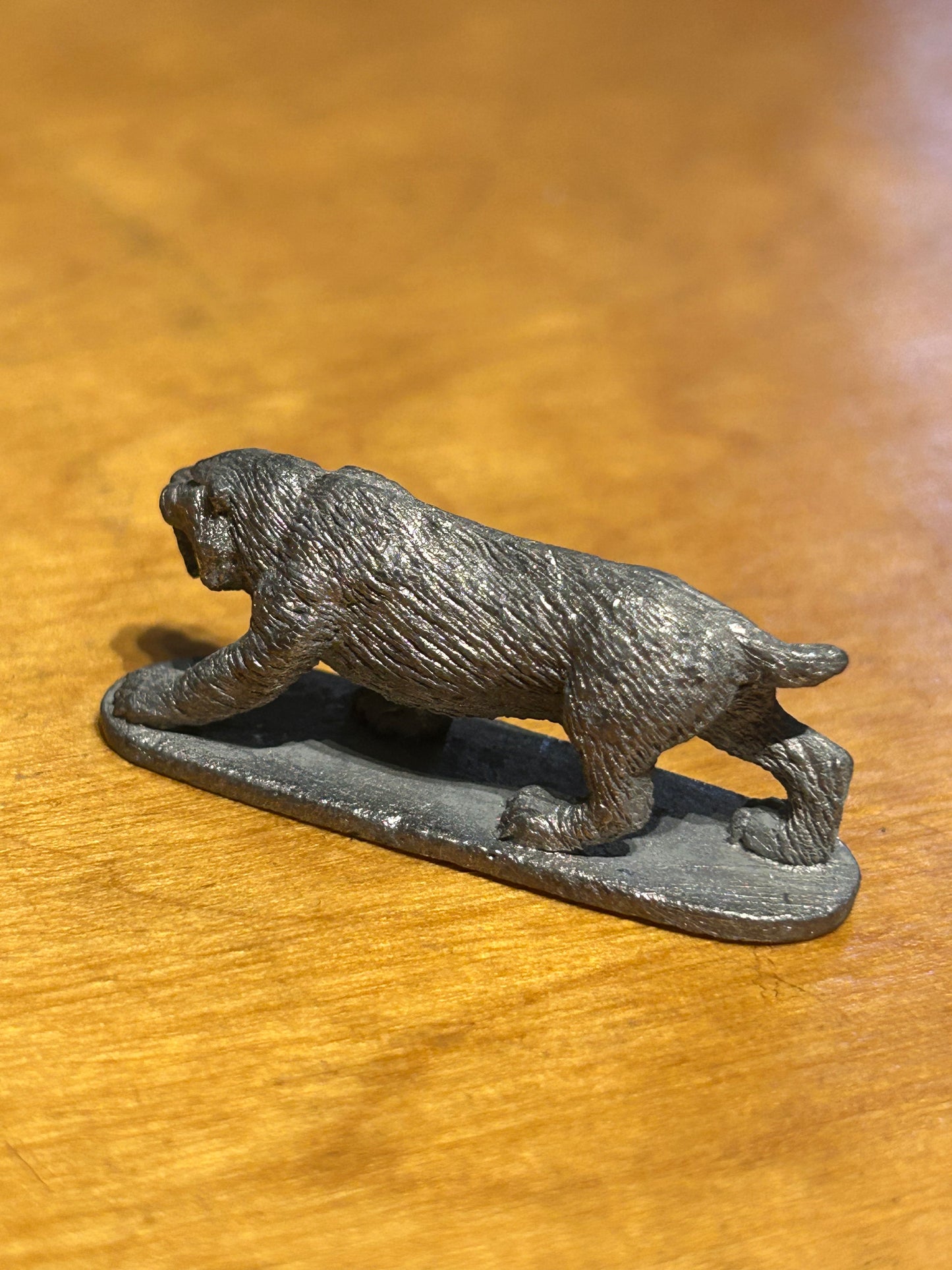 Grenadier models Sabretooth tiger