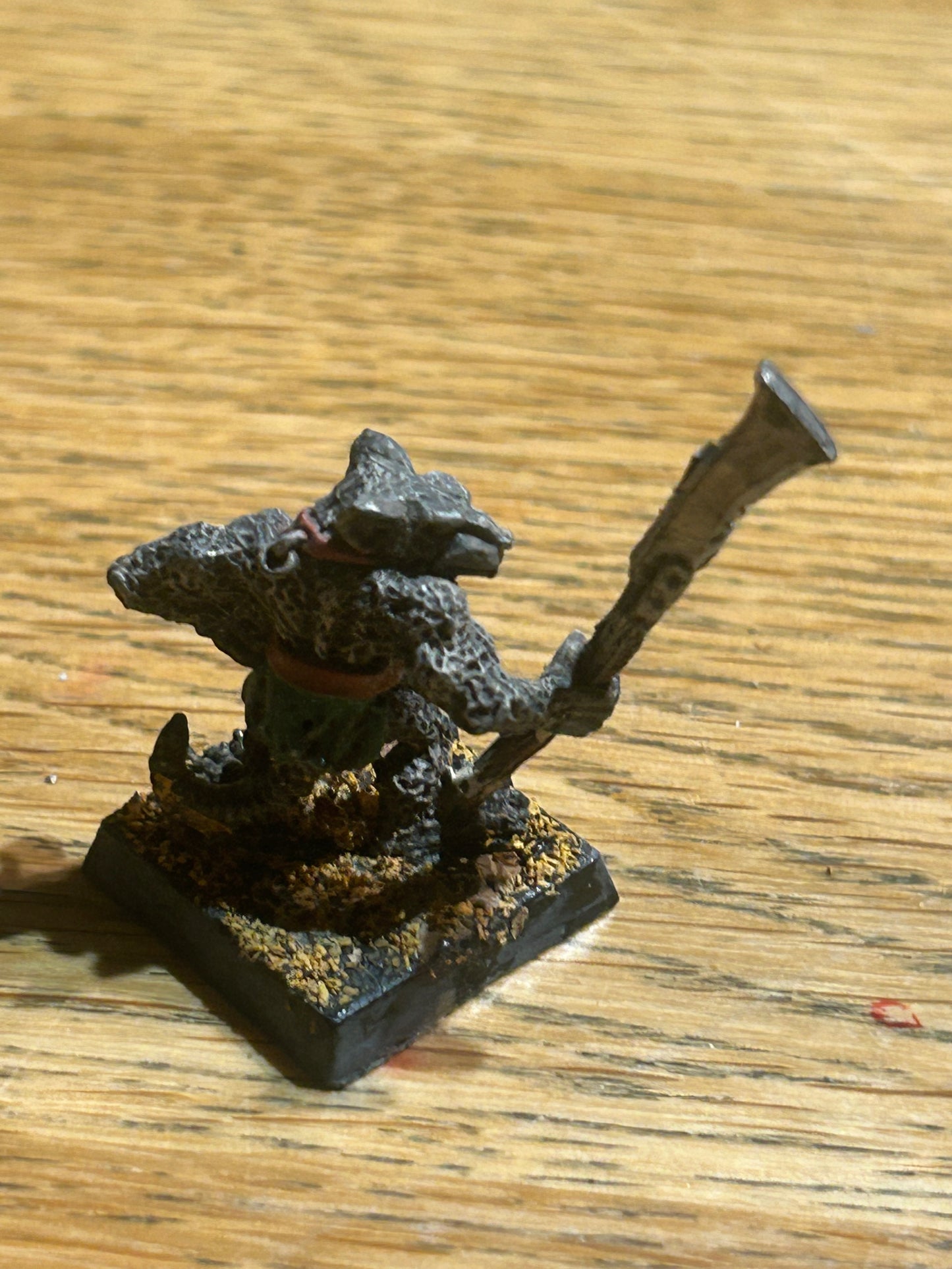 Warhammer fantasy skaven clanrat or slave with halberd slise c47