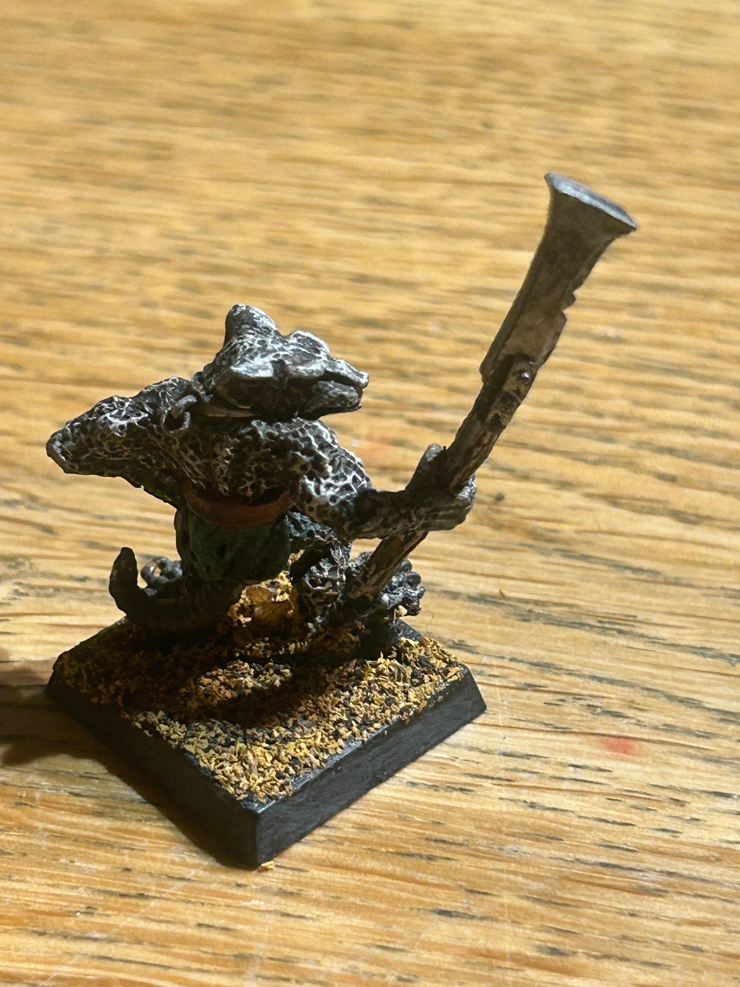 Warhammer fantasy skaven clanrat or slave with halberd slise c47