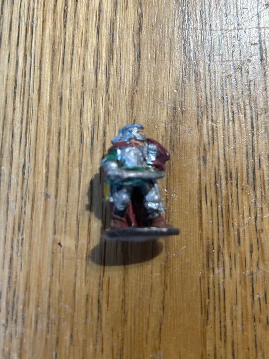 Warhammer fantasy tribes fighters adventurer with breastplate and sword knight errant FTF Bretonnia or dungeons and dragons