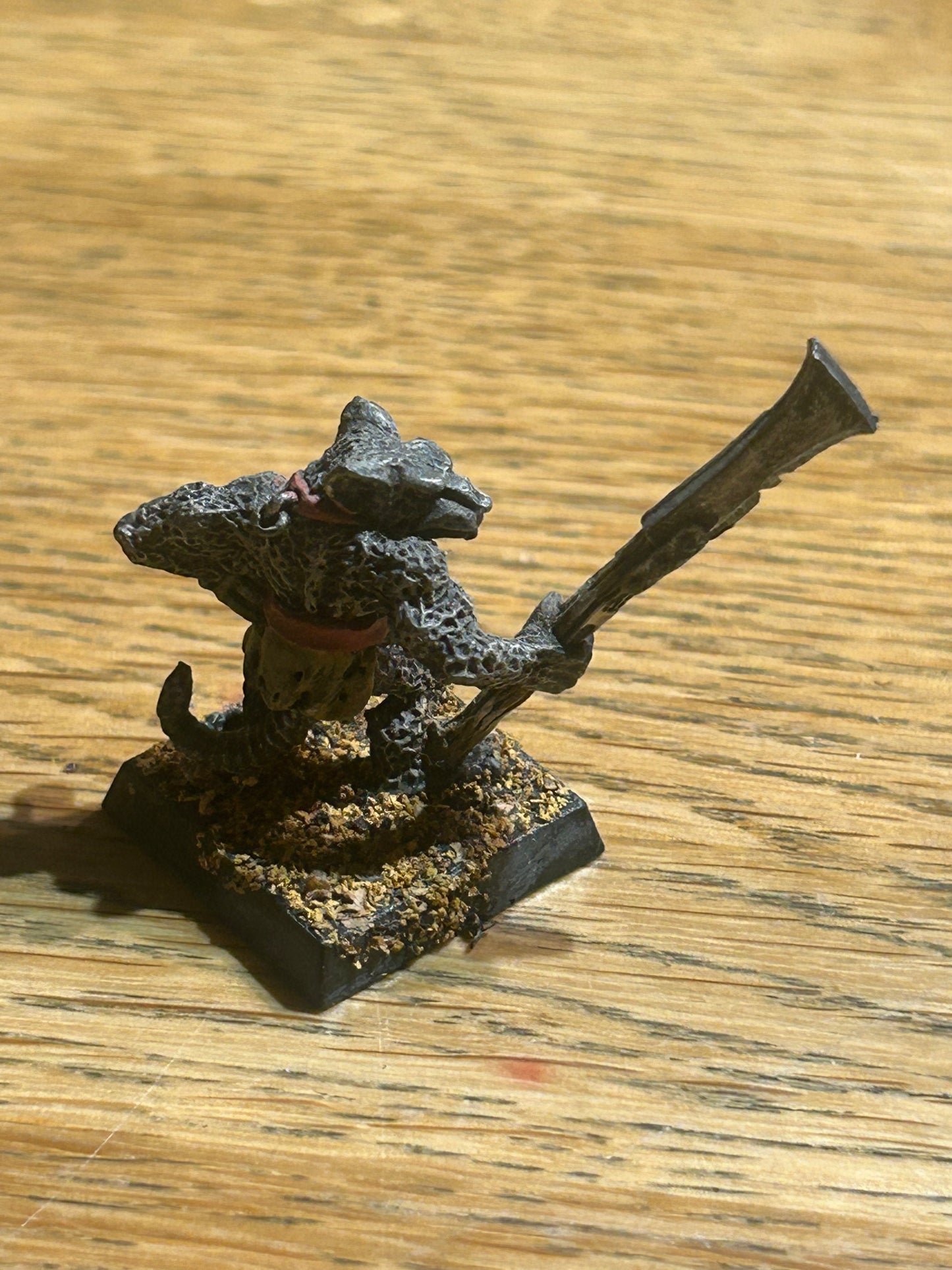 Warhammer fantasy skaven clanrat or slave with halberd slise c47