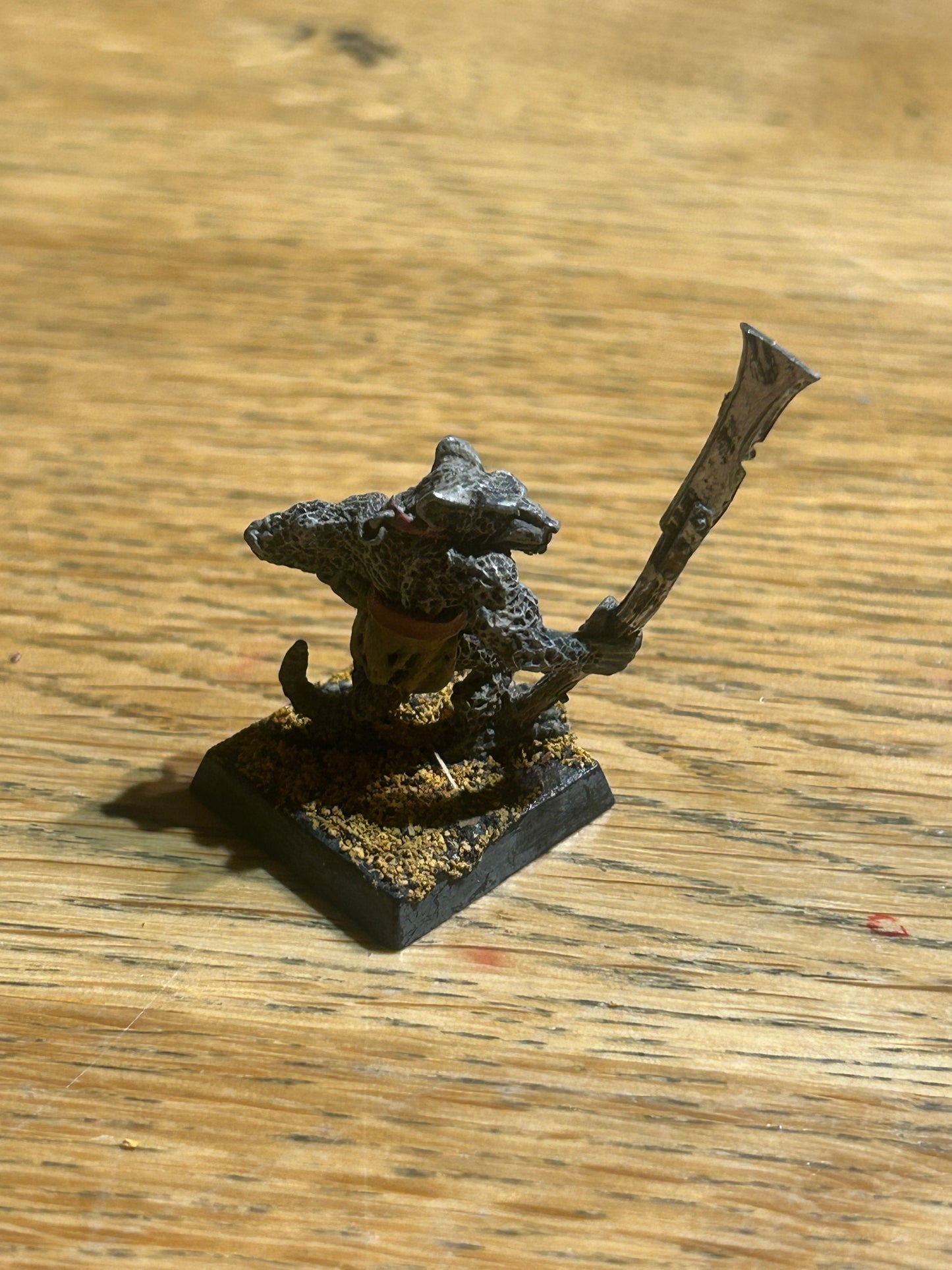 Warhammer fantasy skaven clanrat or slave with halberd slise c47