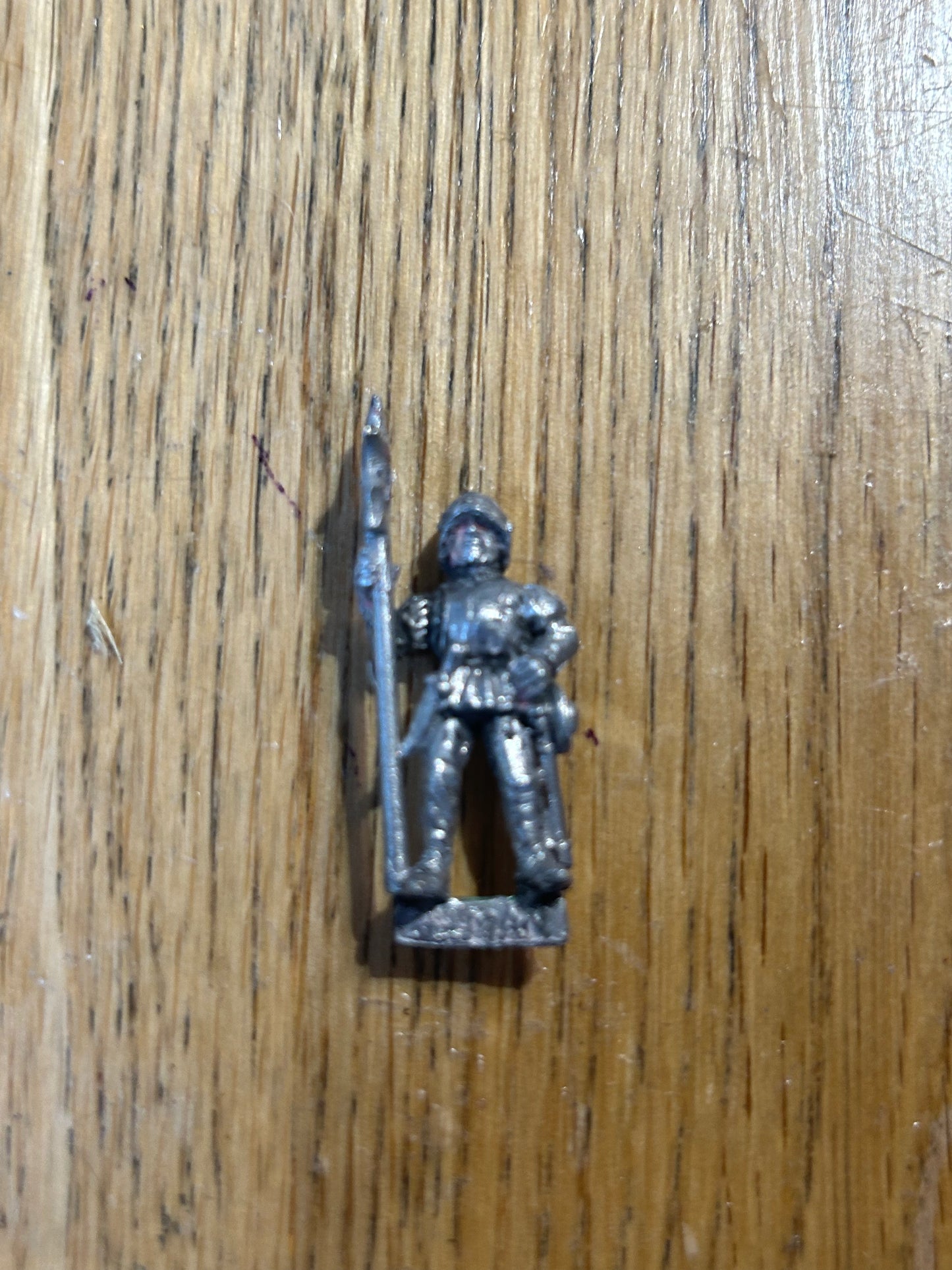 Warhammer fantasy bretonnian billman (possibly from c26 series)