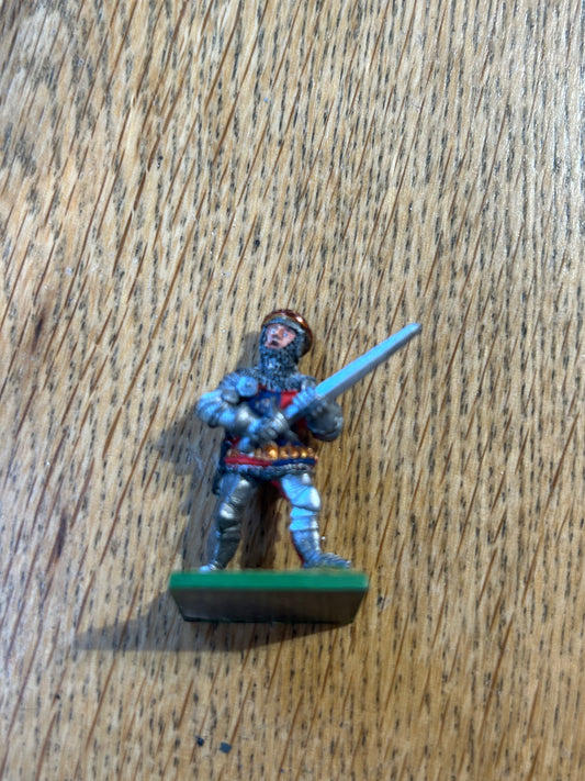 Medieval knight miniature (unsure of the manufacturer).