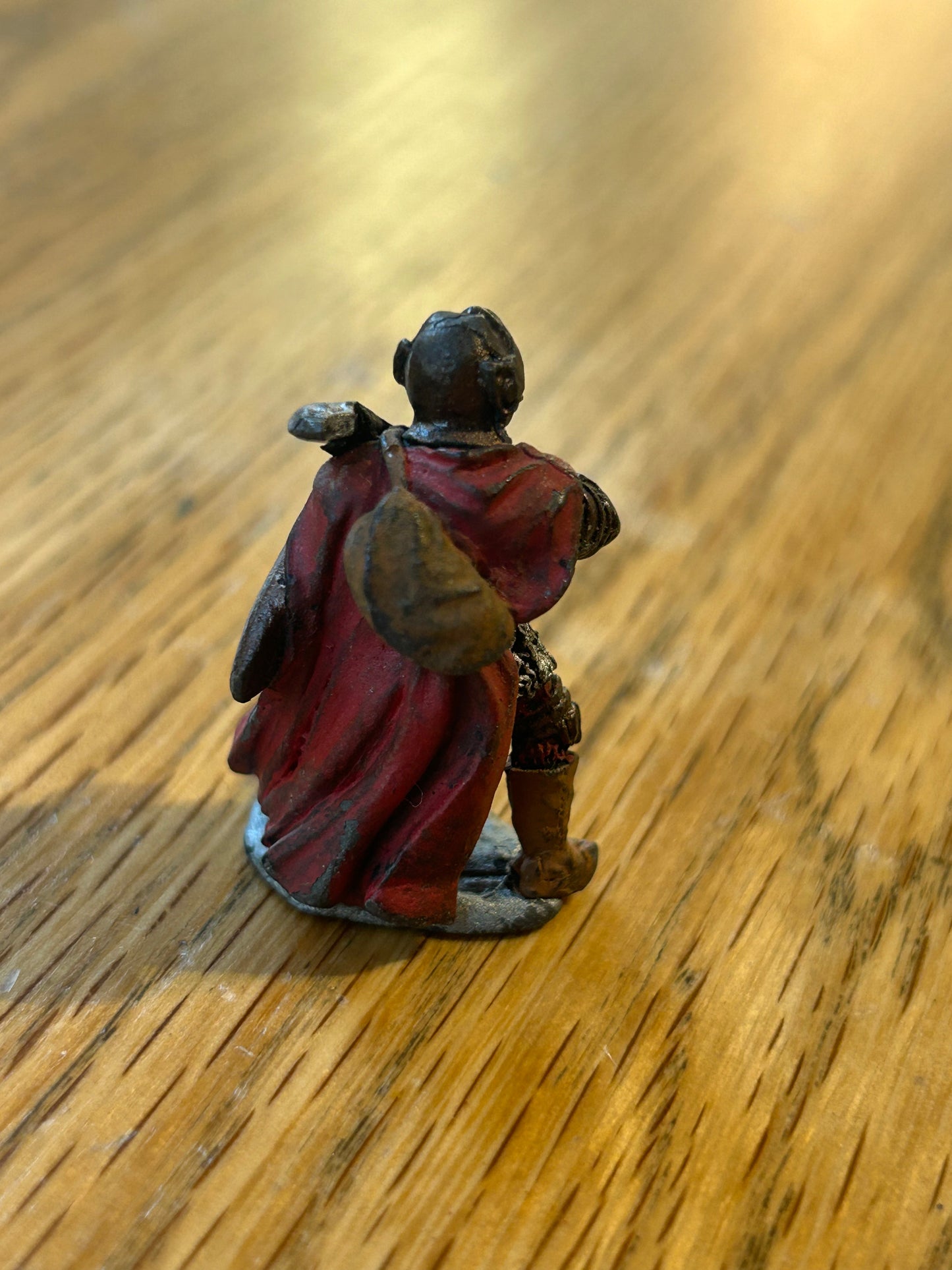 Warhammer fantasy fighters Adventurer w. Plate Mail & Cape c01 (2C-09)