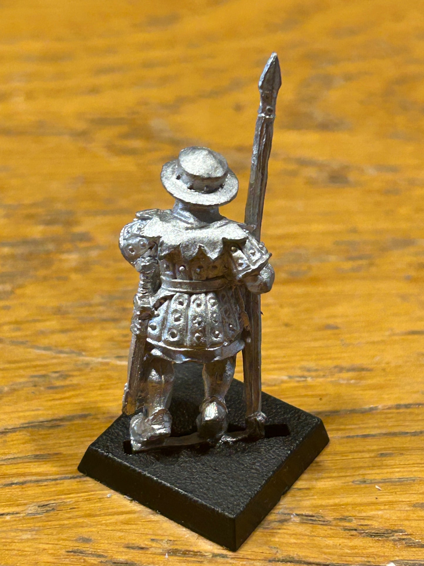 Warhammer Fantasy Old World Bretonnian man at arms spearman metal
