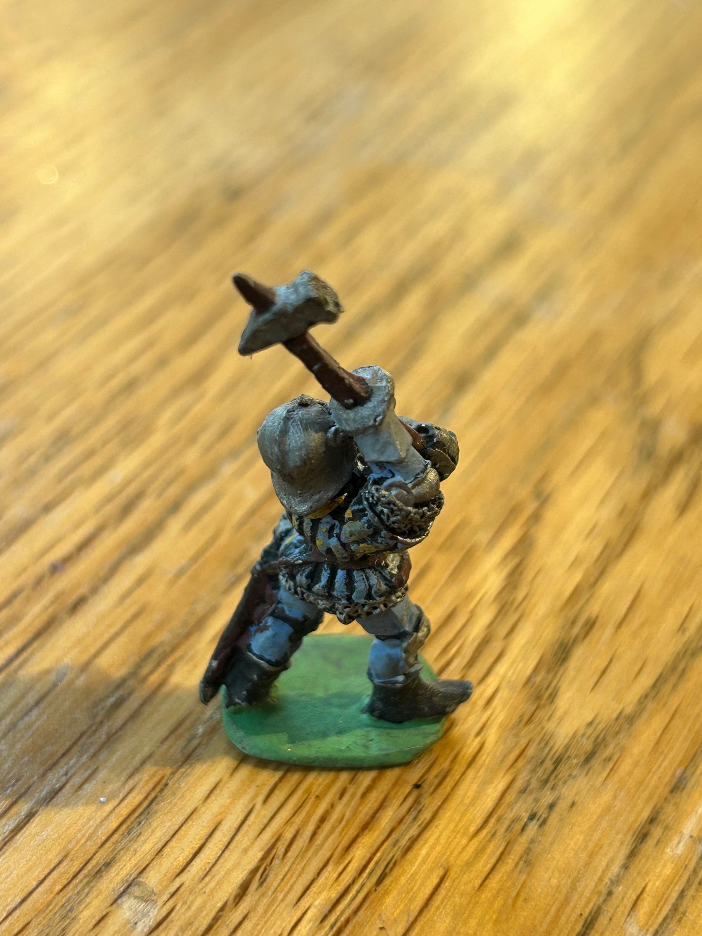 C26 man at arms with halberd bretonnian (no tab)