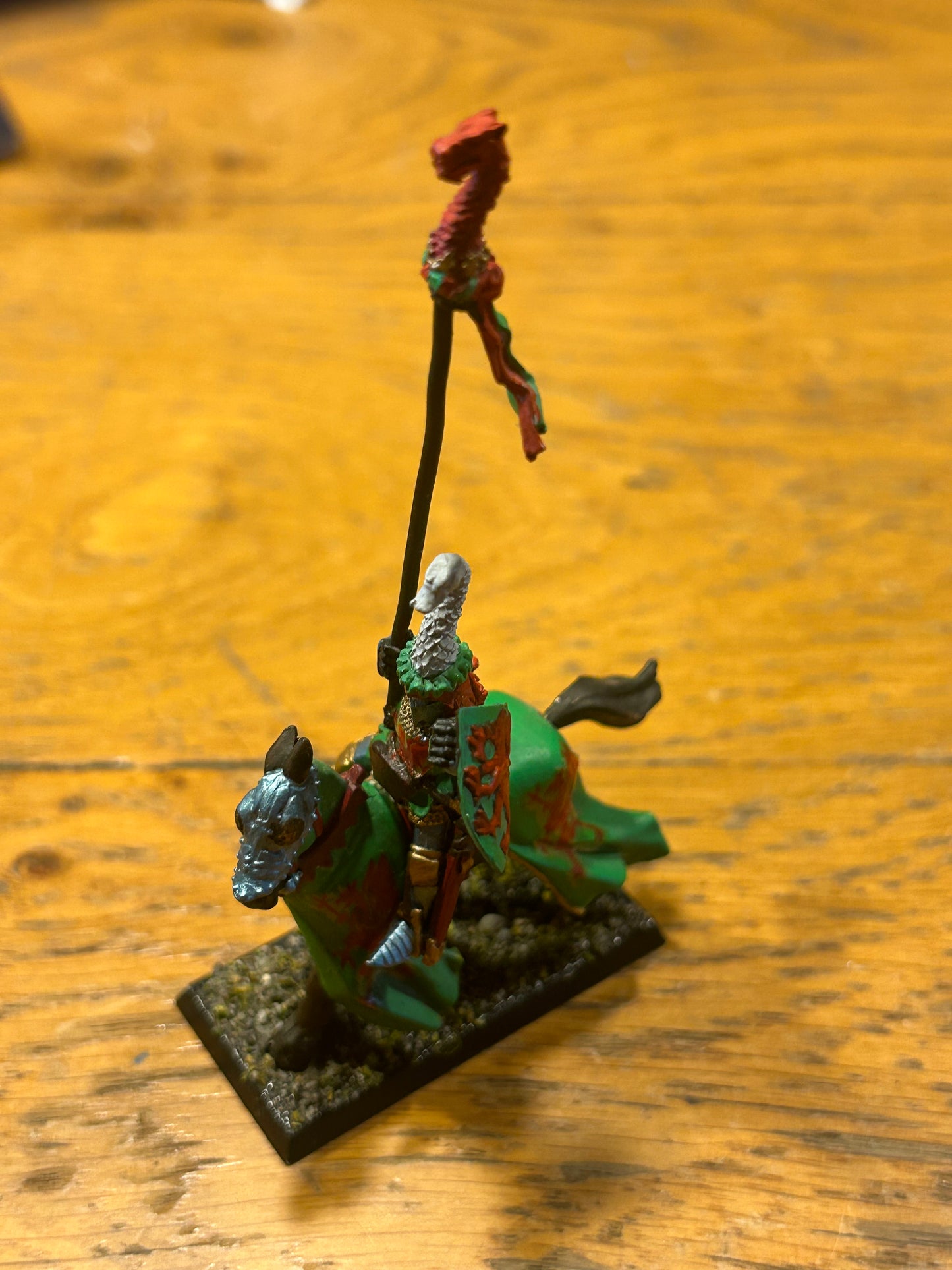 Bretonnian Knight of the Realm Standard Bearer - Metal 5th Edition Warhammer