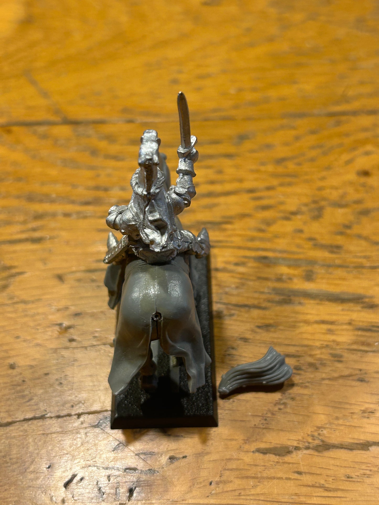 BRETONNIAN KNIGHTS OF THE REALM CHAMPION Metal Mounted (standard legs, not the normal lance ones)