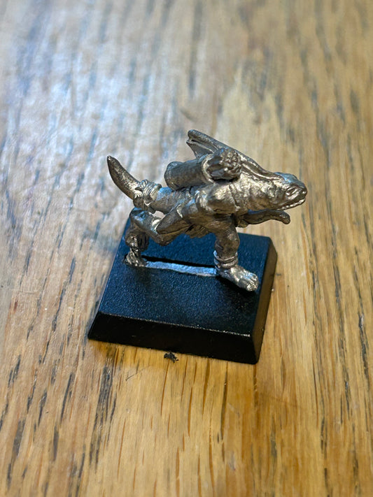 Warhammer fantasy skink with bow archer lizardmen