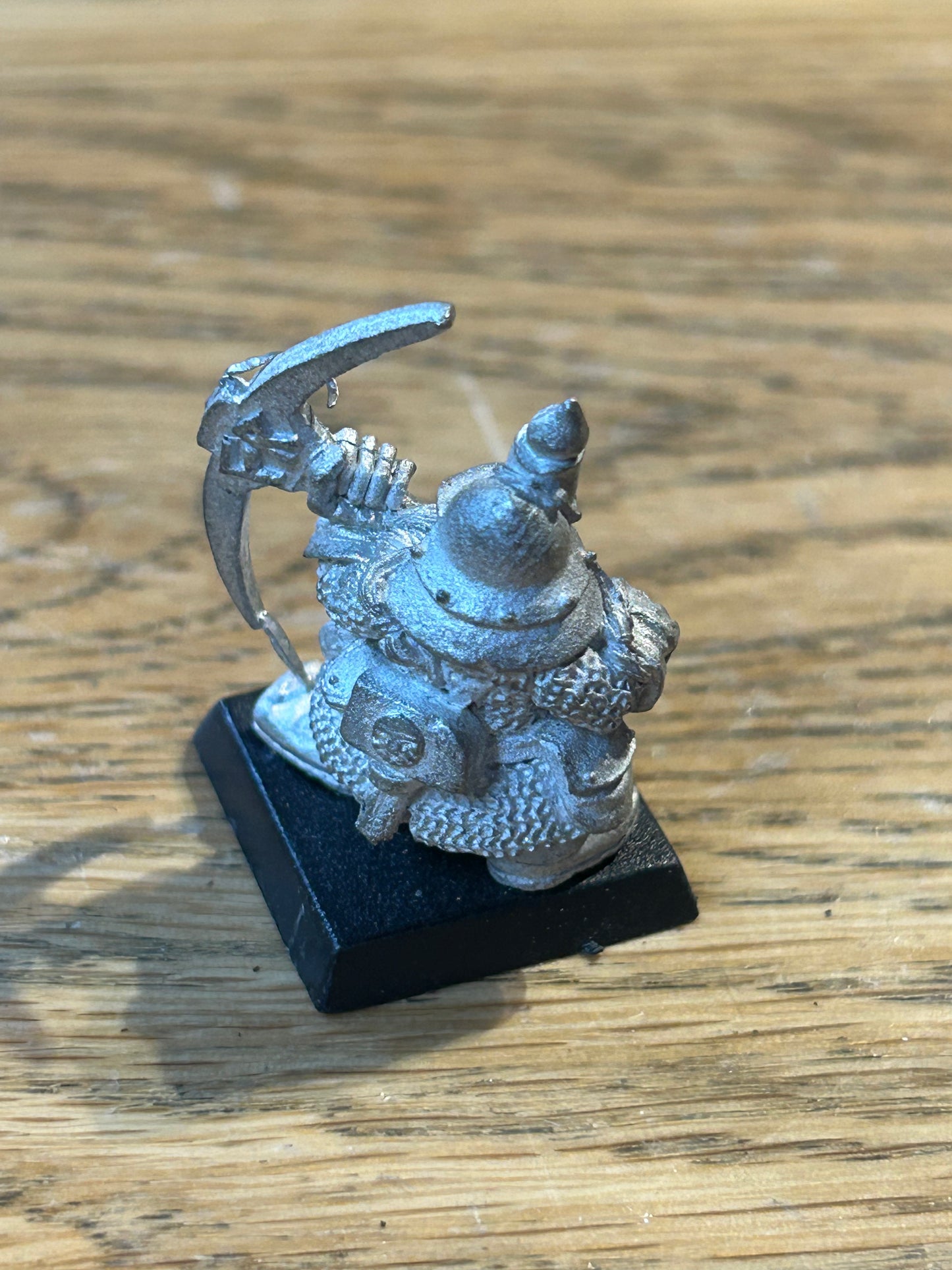 Warhammer fantasy dwarf miner