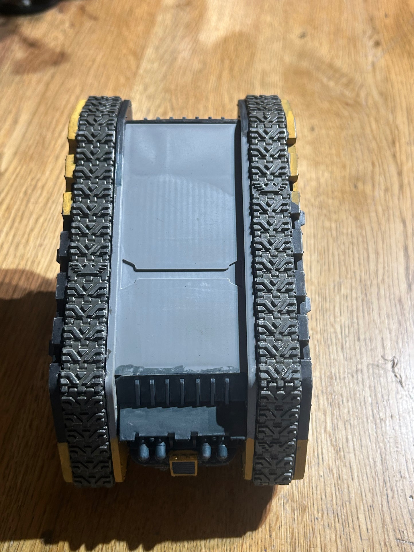 Warhammer 40k space marines or imperial guard converted leman Russ or land raider (not sure) done up to be red scorpions chapter