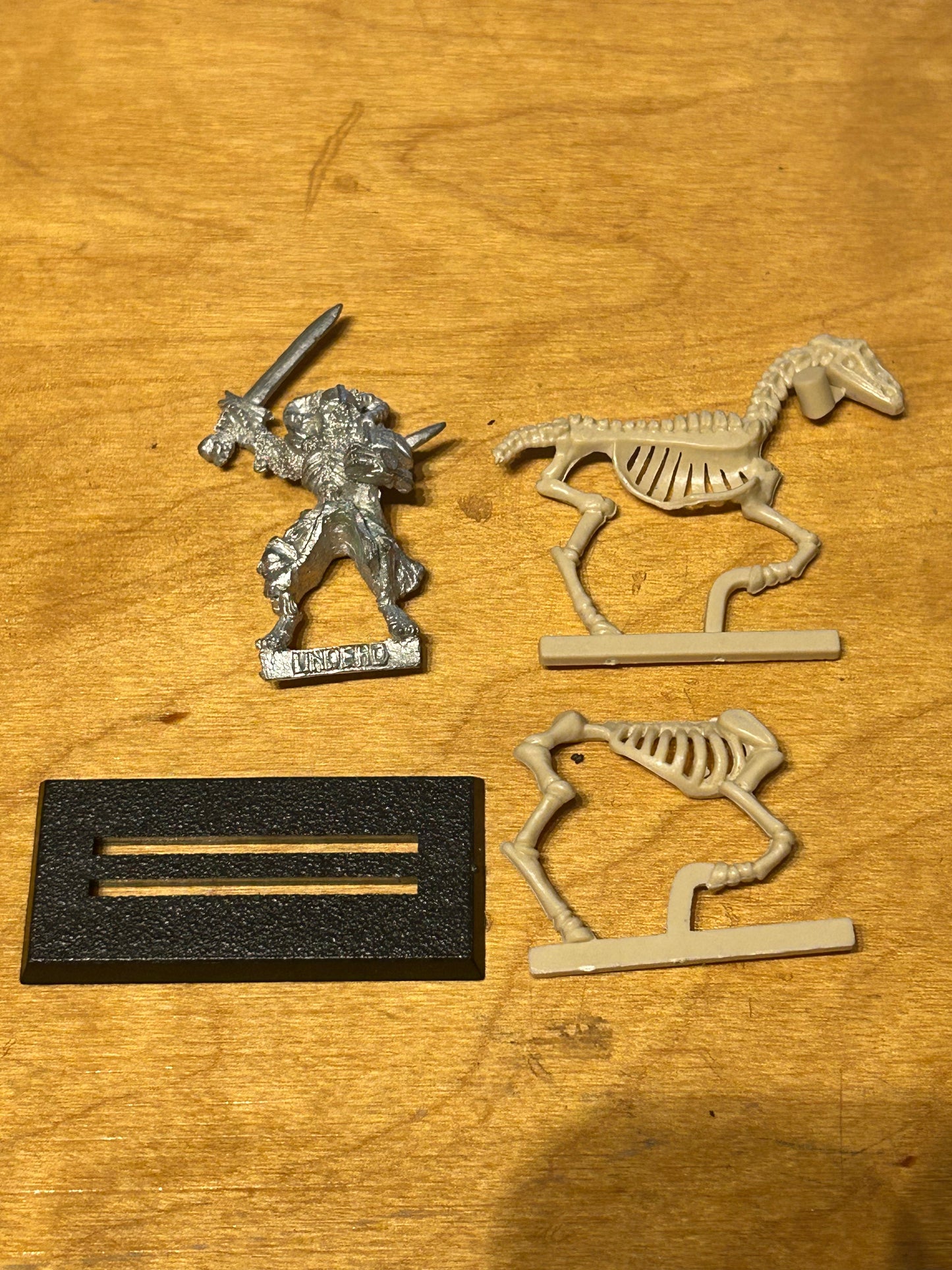Warhammer Fantasy Undead Skeleton Horseman with sword Horsemen Games Workshop Citadel