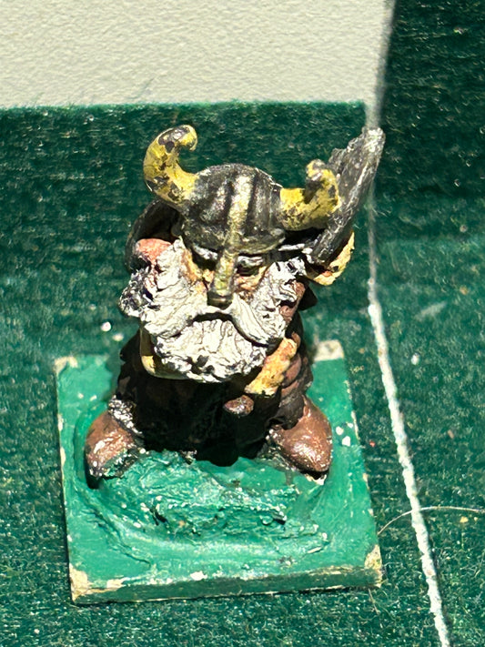 Warhammer Citadel C06 Northern Dwarf with axe - Metal 2C-07
