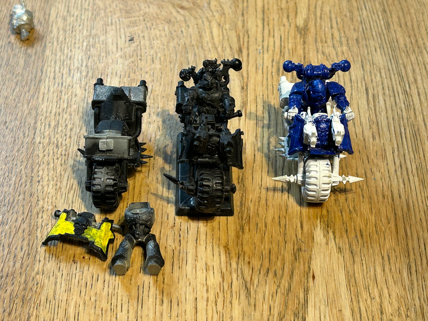WARHAMMER 40K CHAOS SPACE MARINE BIKes (1 looks complete, the other two have some damage to spikes and one is missing most of the rider)