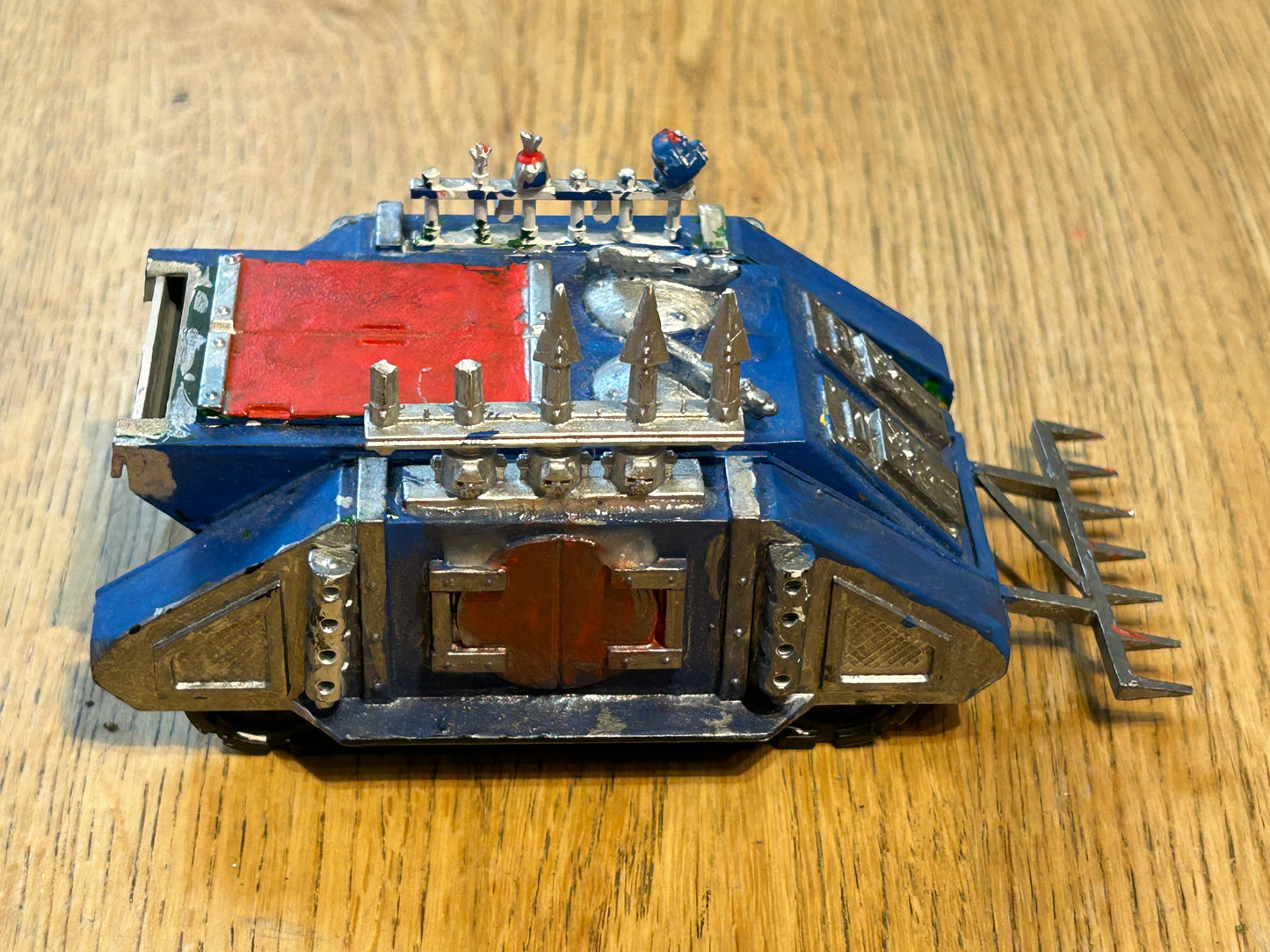 Warhammer 40k Rogue Trader Rhino (looks like more of a chaos space marine one)