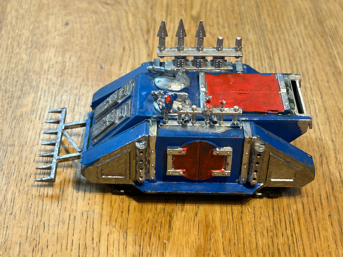 Warhammer 40k Rogue Trader Rhino (looks like more of a chaos space marine one)