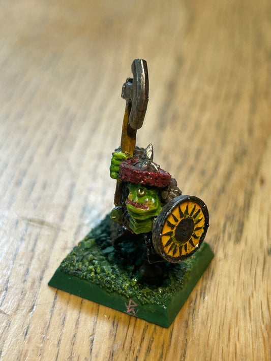 Warhammer fantasy marauder miniatures orc warrior with hand axe x1