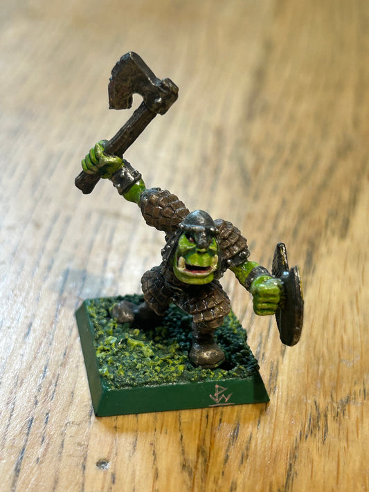 Warhammer fantasy marauder miniatures orc warrior with hand axe x1