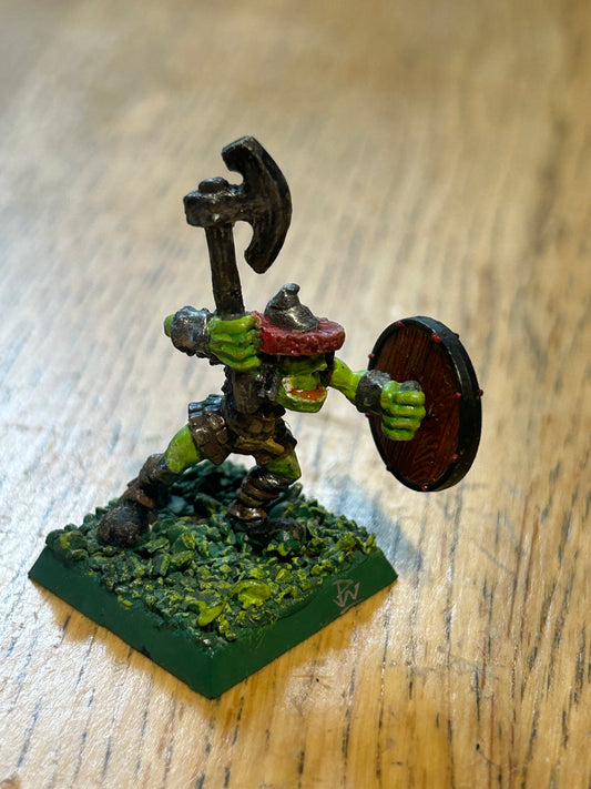 Warhammer fantasy marauder miniatures orc warrior with hand axe x1