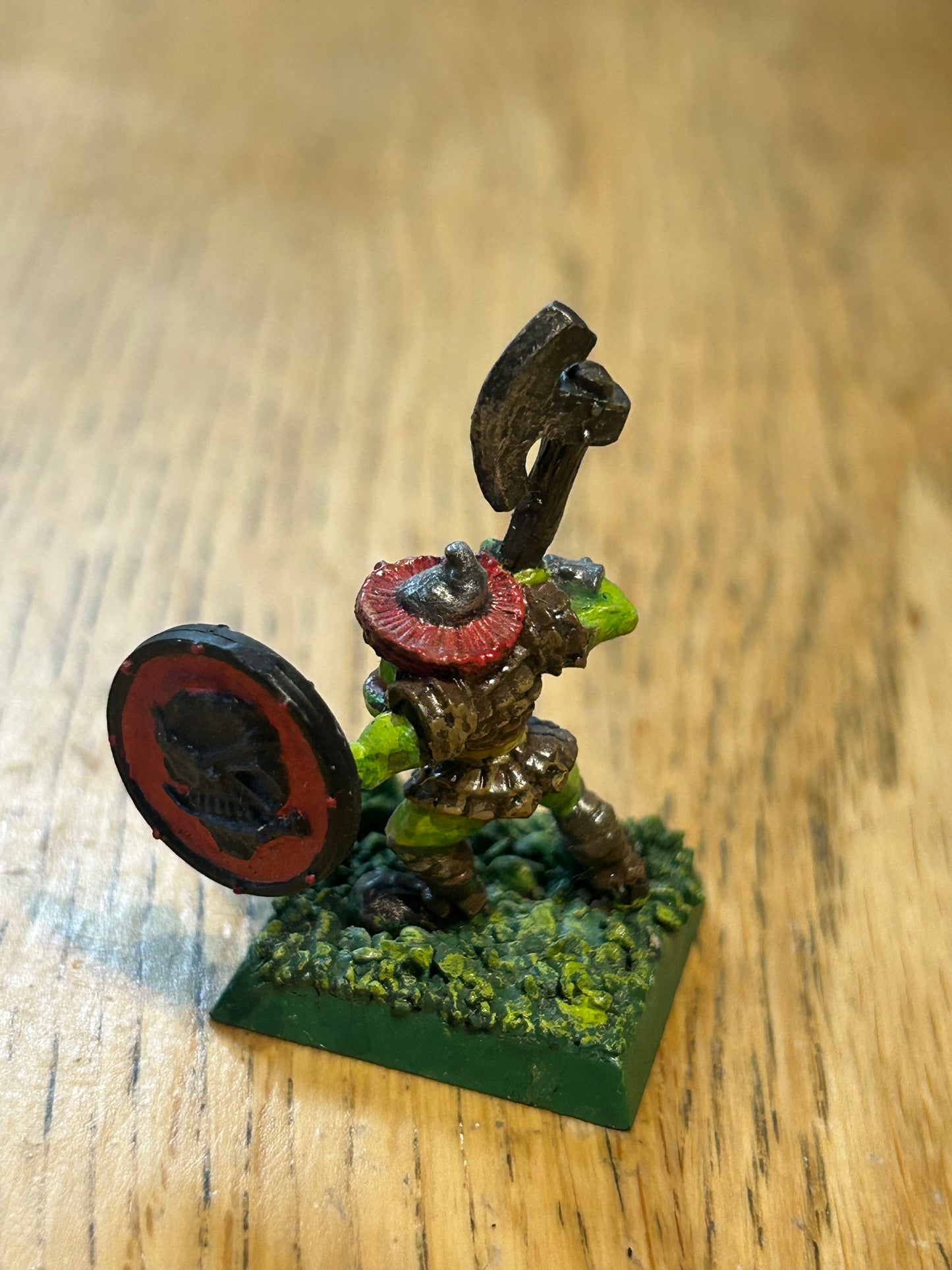 Warhammer fantasy marauder miniatures orc warrior with hand axe x1