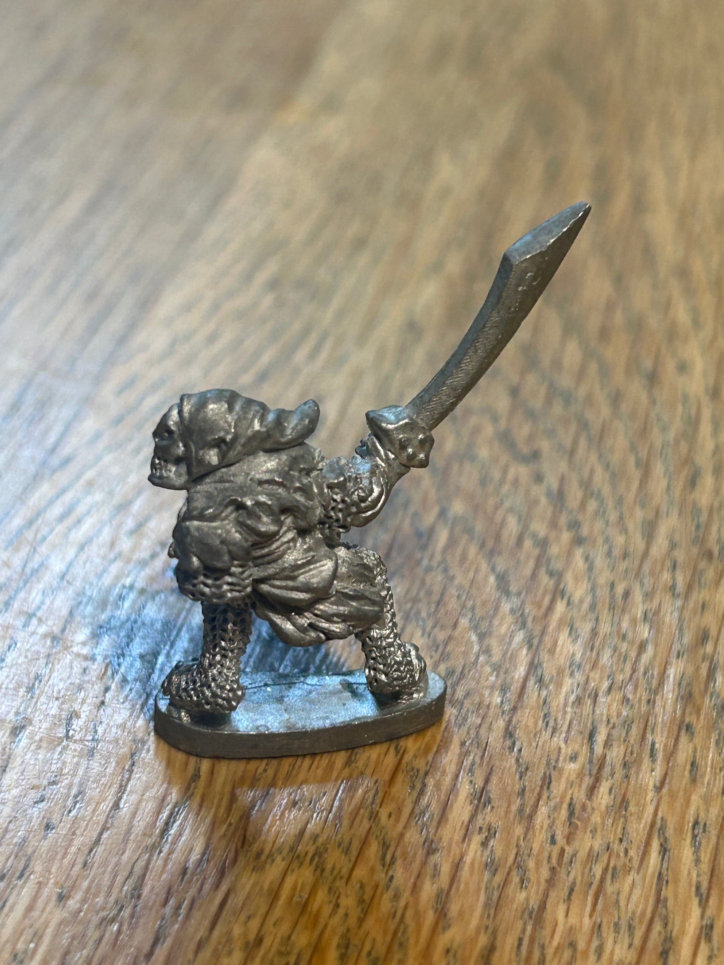 Grenadier models Skeleton with scimitar S132