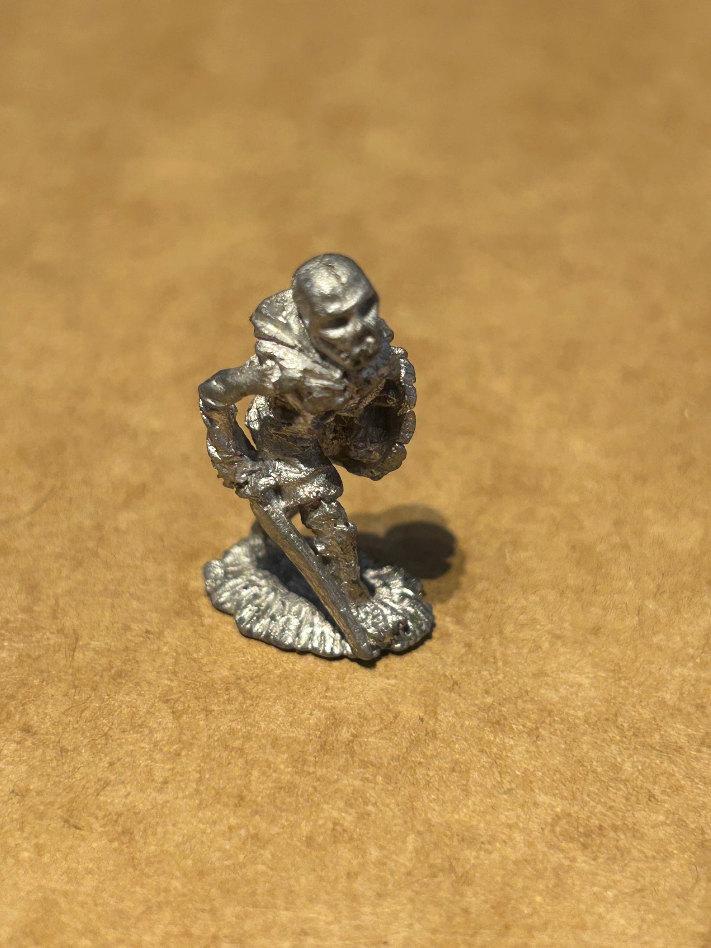 Citadel miniatures warhammer fantasy preslotta fiend factory FF52 skeleton warrior with sword and shield