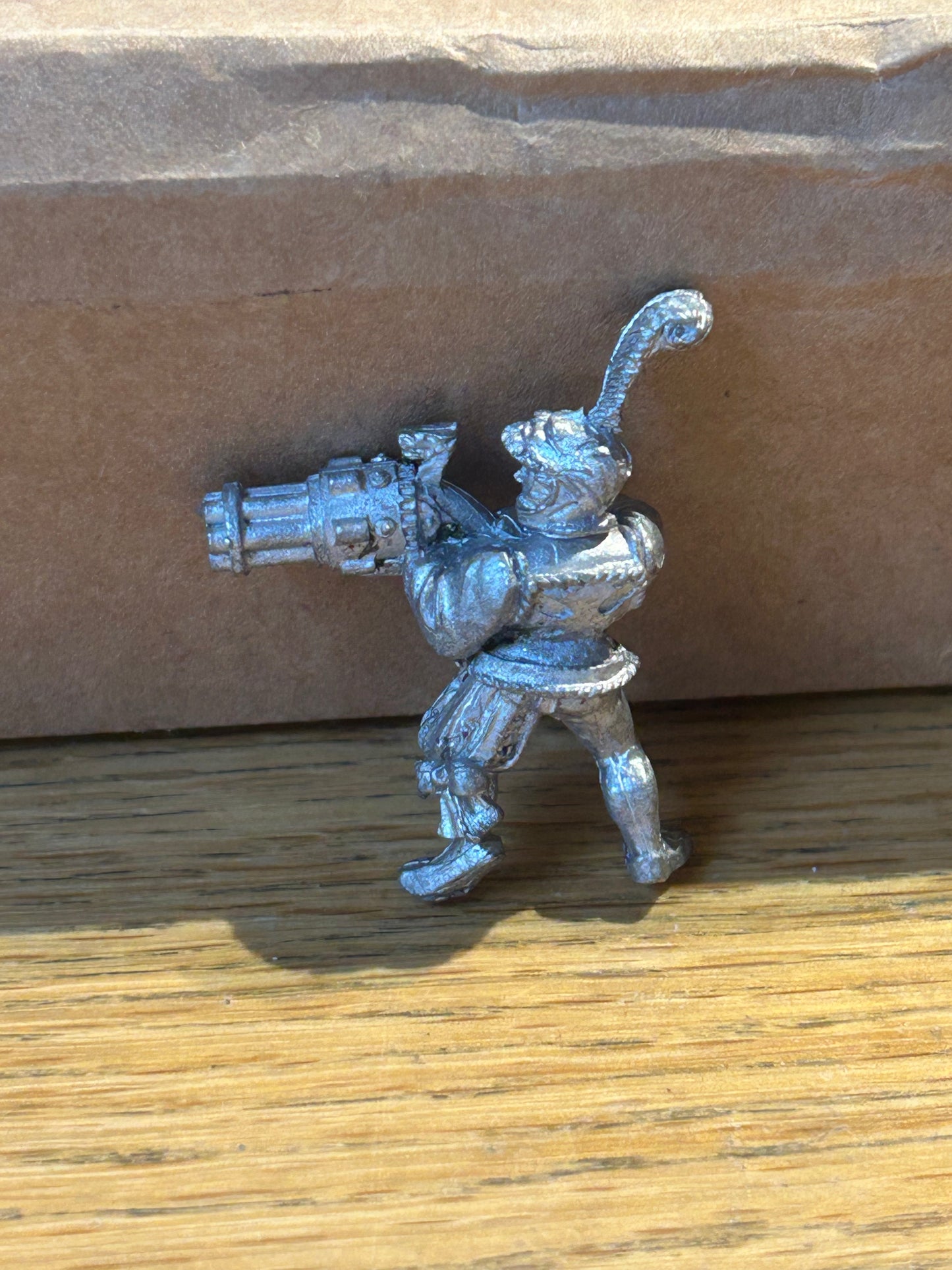 Warhammer fantasy Empire War Wagon Crew Man with Repeating Handgun Metal