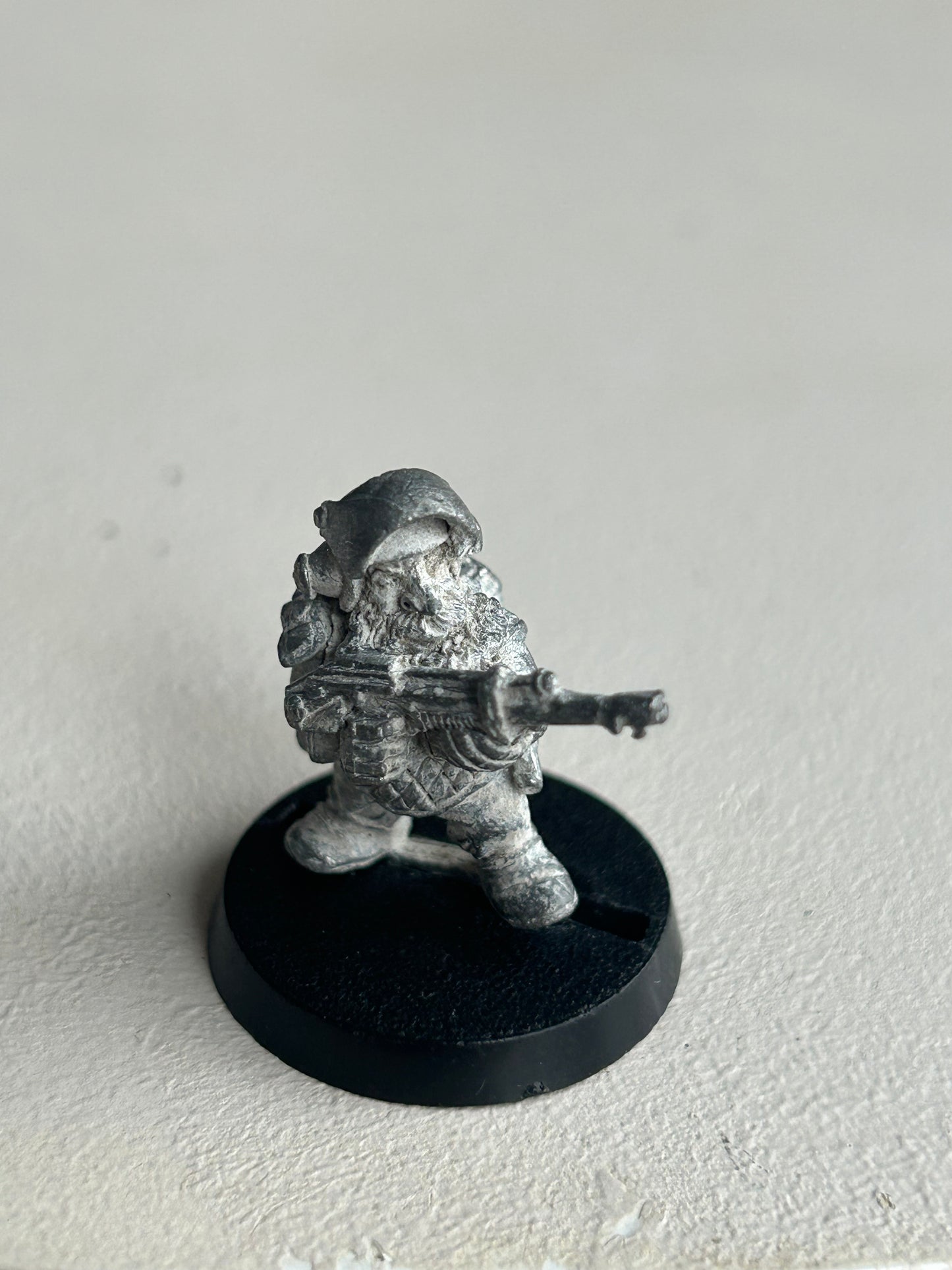 Warhammer 40k squats 420219 squat with autogun