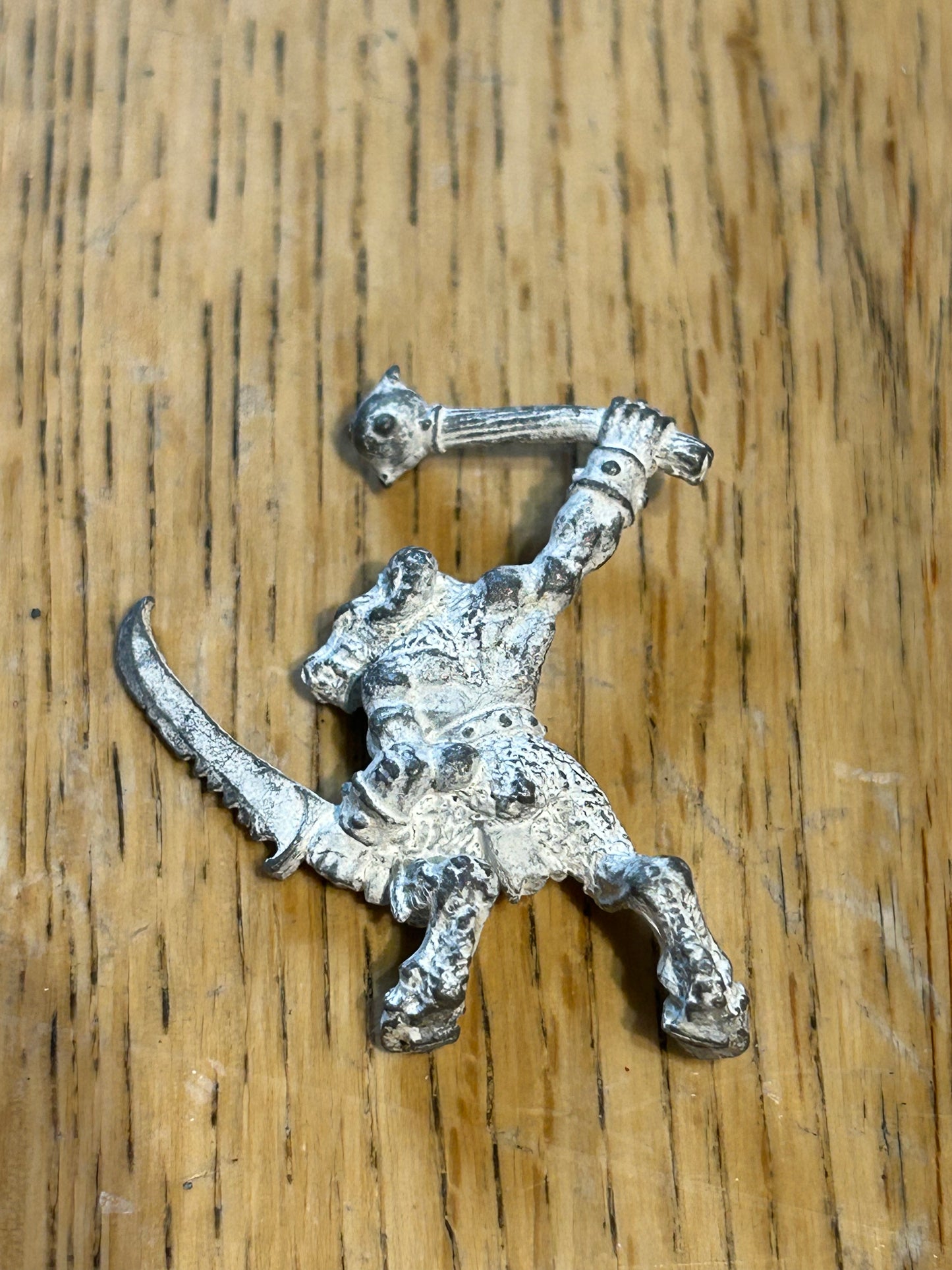 Imperial Guard Beastman with Sword & Mace Rogue Trader Metal Citadel 40k (no tab; has white primer in the recesses)