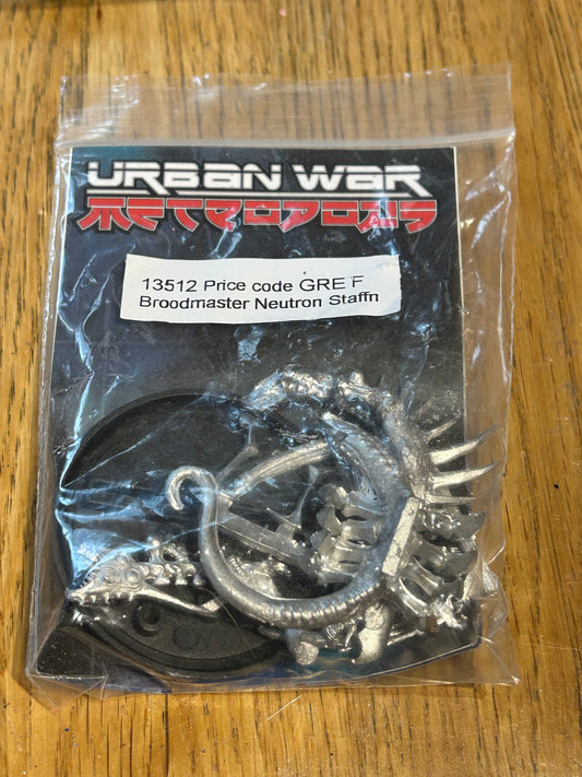 BROODMASTER WITH NEUTRON STAFF urban wars