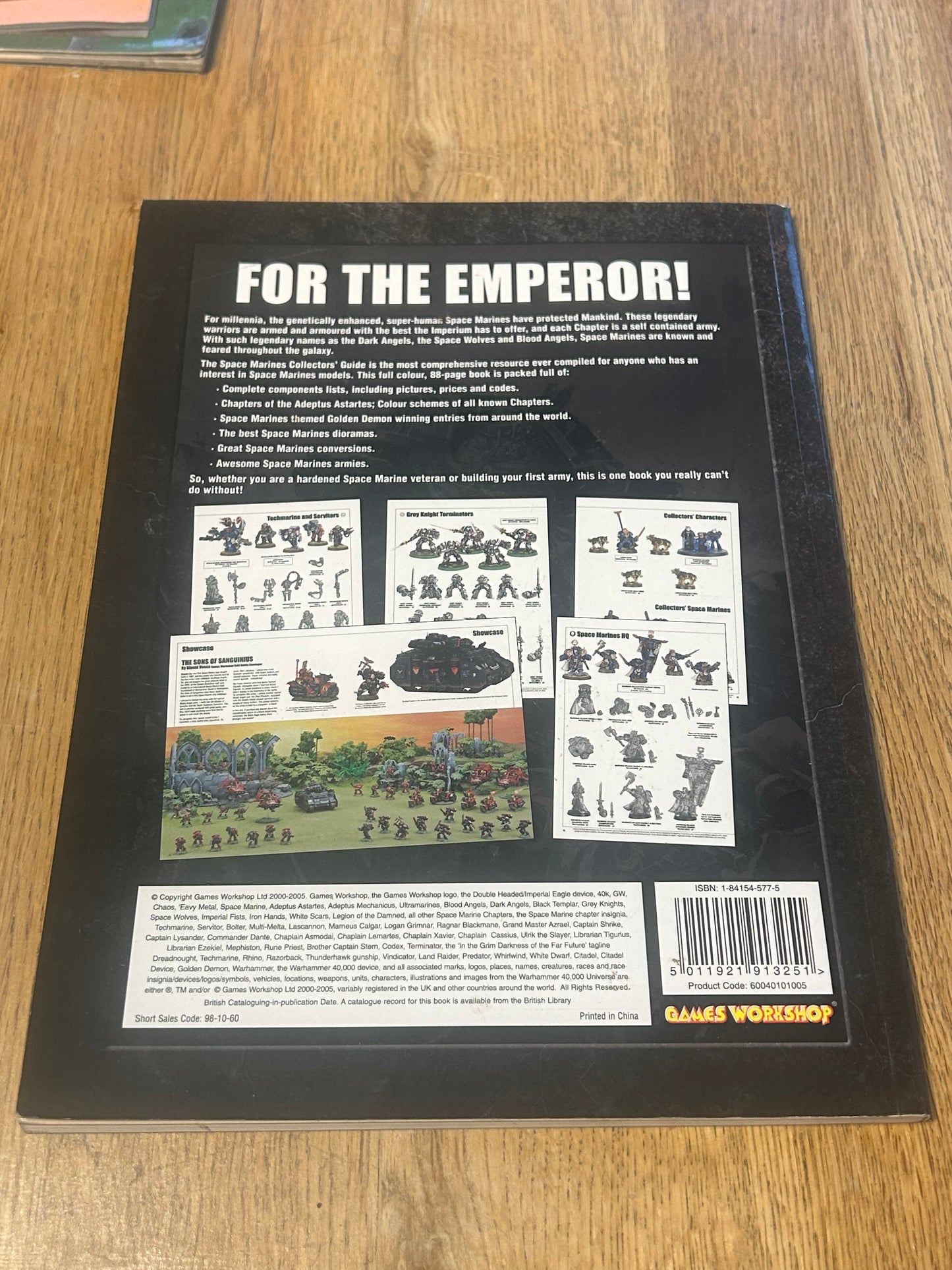 Warhammer 40,000 Space Marines Collectors Guide Third Edition